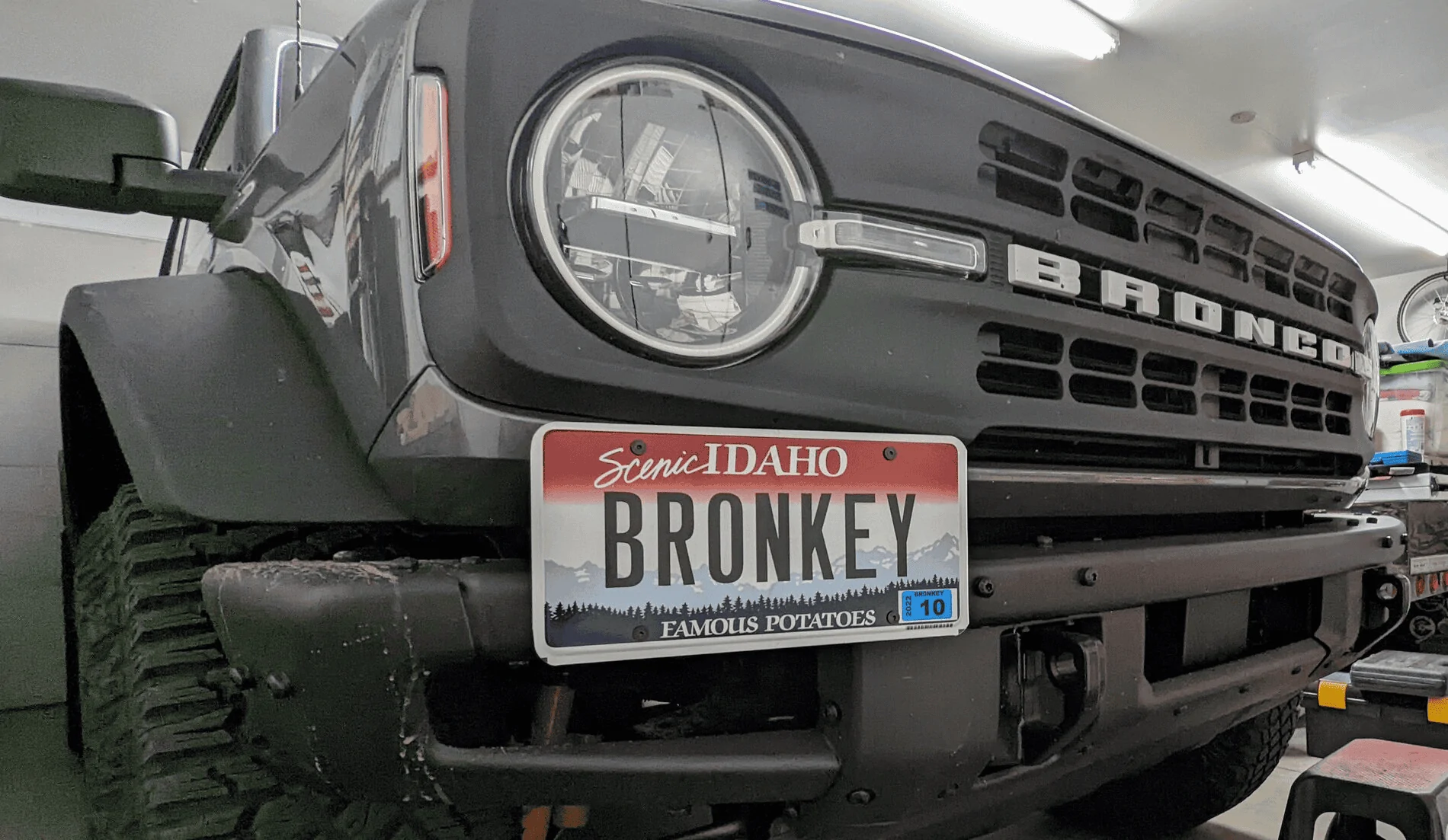 Ford Bronco Looking for a front plate holder for MOD bumper... 1669823874105