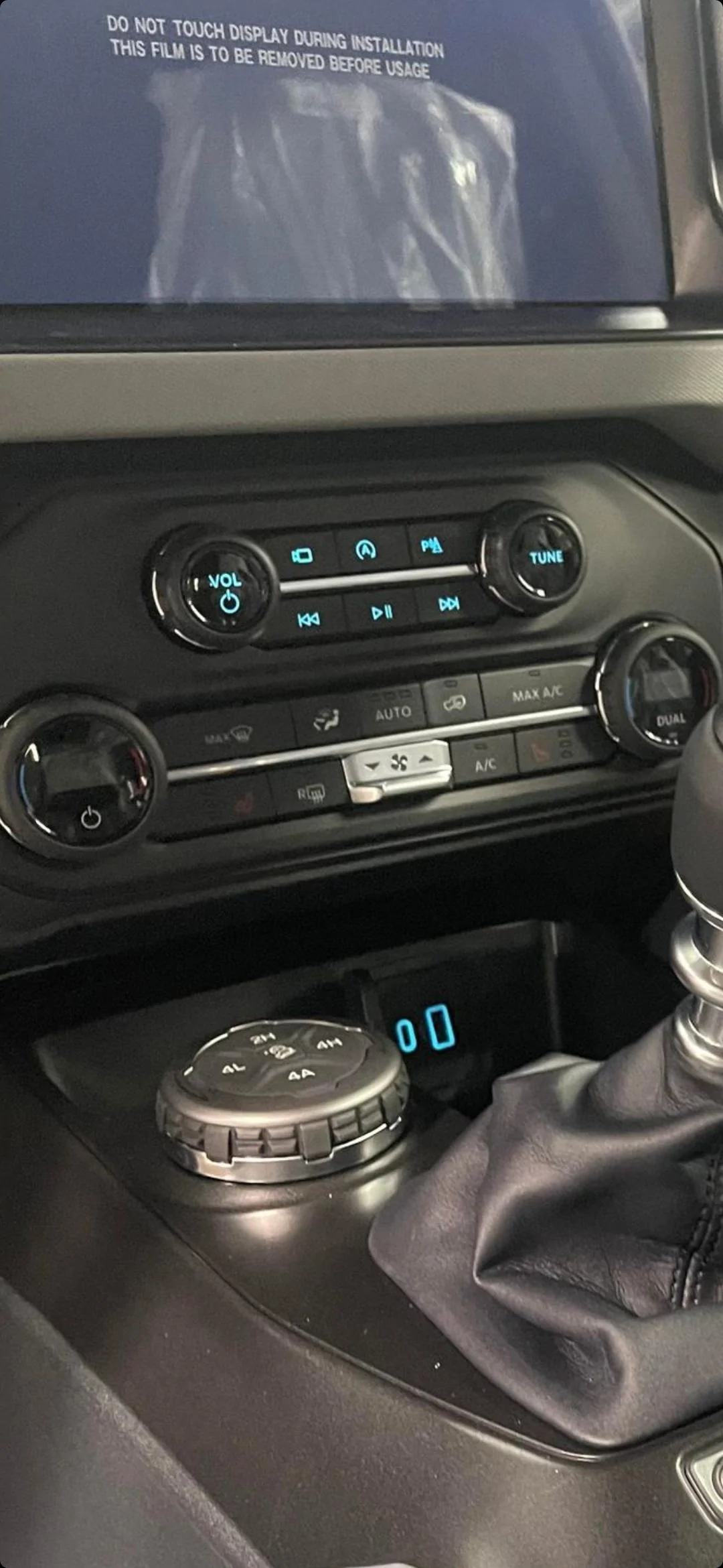 Ford Bronco HVAC Temperature Digital Readout Dials Are Back For 2023 Broncos! Screenshot_20221130_070055_Gallery
