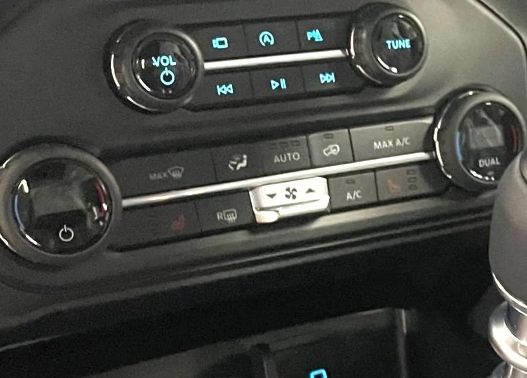 Ford Bronco HVAC Temperature Digital Readout Dials Are Back For 2023 Broncos! Screenshot_20221130_070055_Gallery