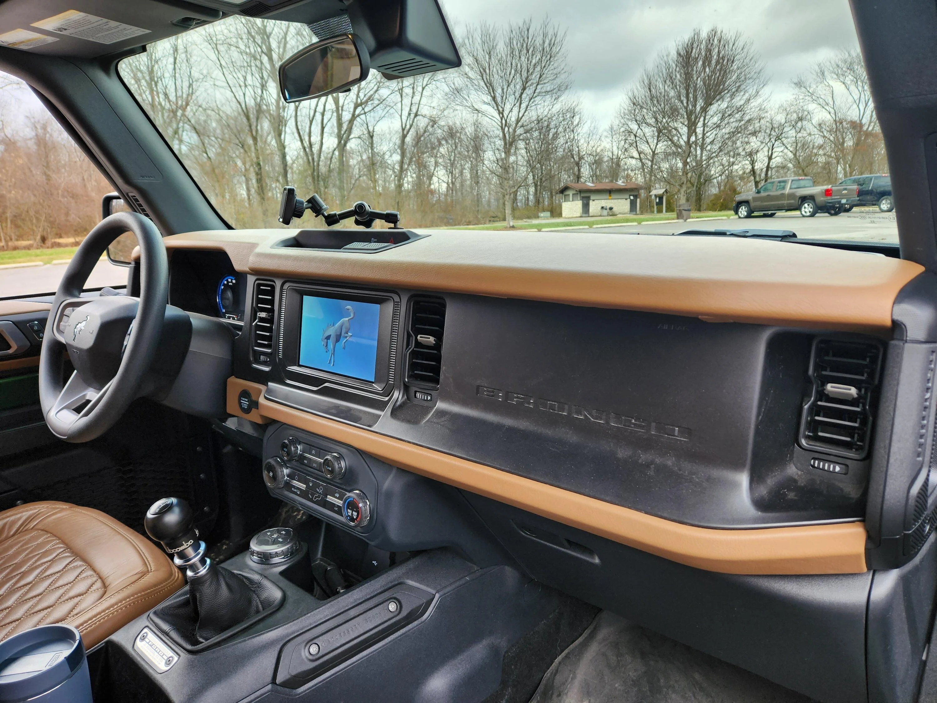 Ford Bronco Upper Dash Pad Upholstered in Leather? 20221127_131054