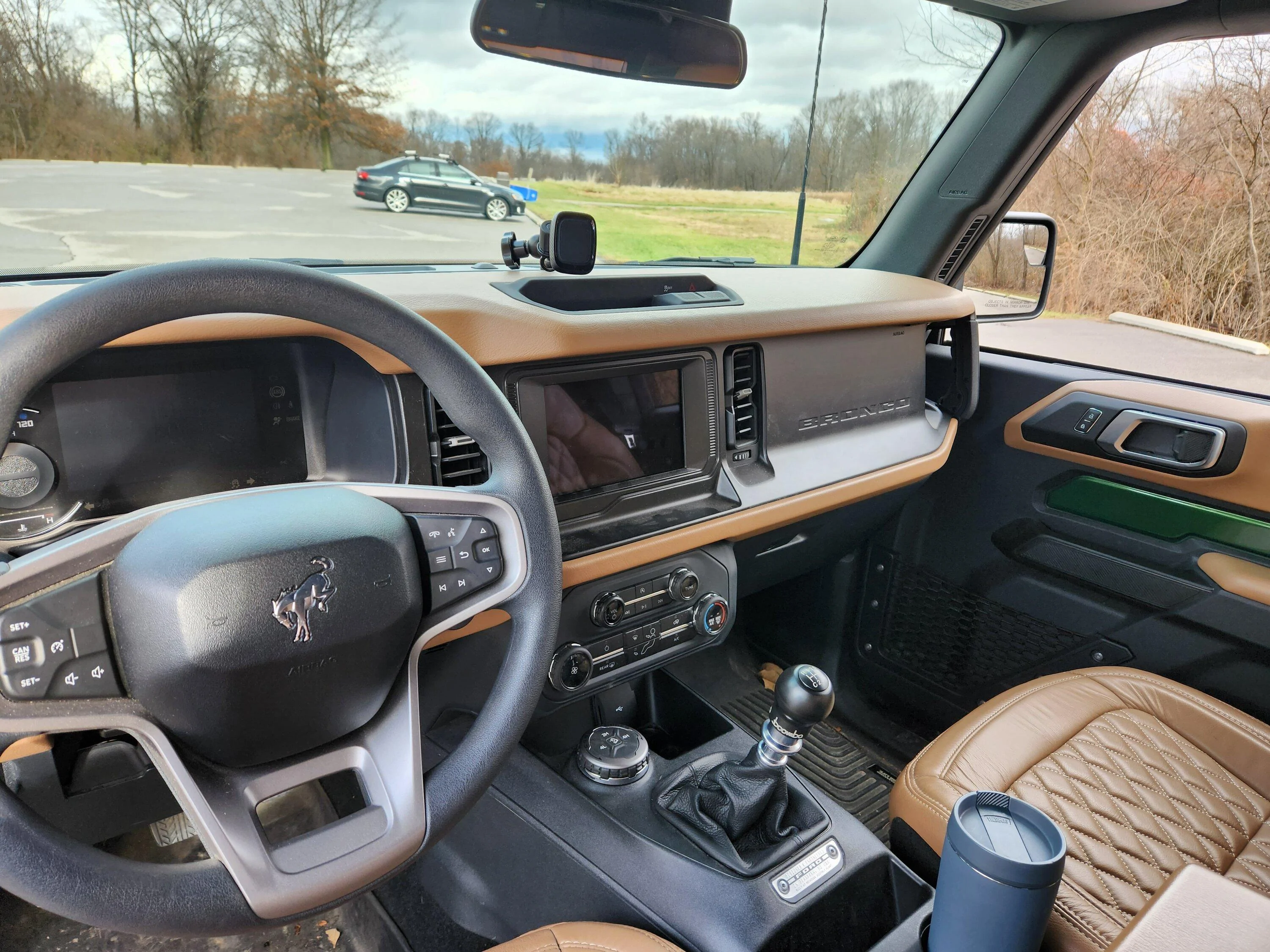 Ford Bronco Upper Dash Pad Upholstered in Leather? 20221127_130912