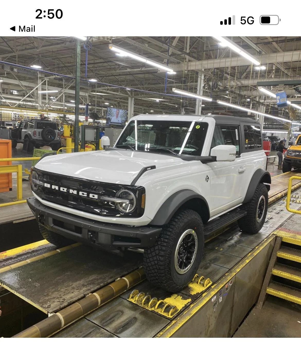 Ford Bronco 10/31/2022 build week group DCB42283-0AB7-4EE2-8522-31D50D6959FD
