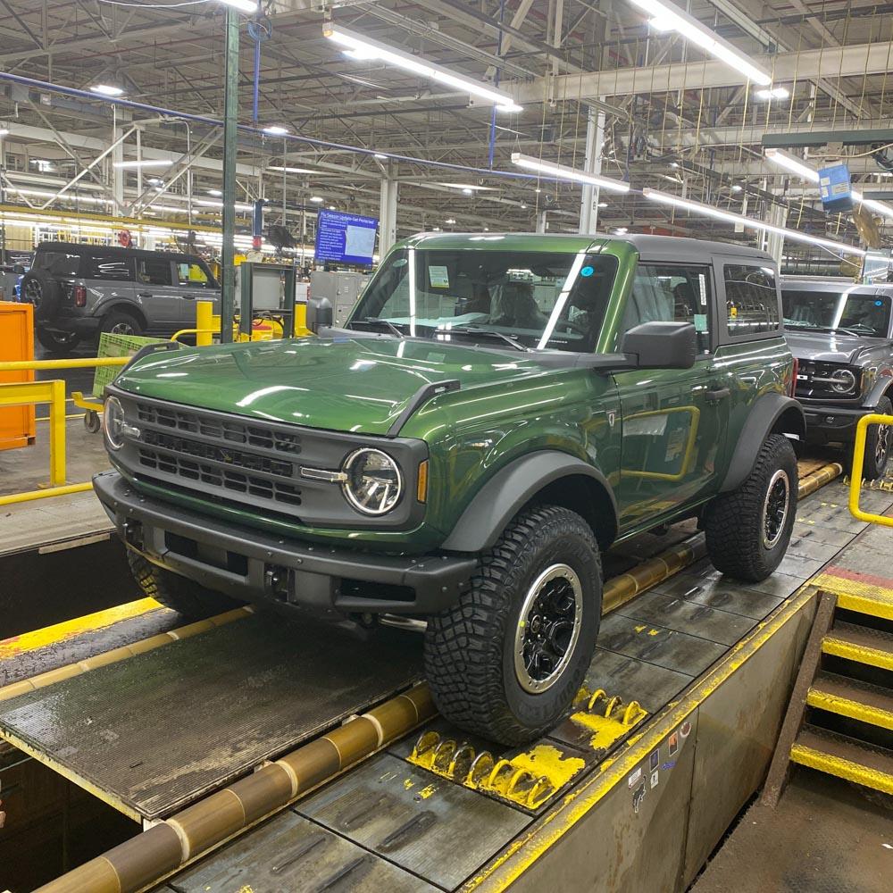 Ford Bronco 10/31/2022 build week group EC90A534-E986-4696-B884-519DC1E6969F