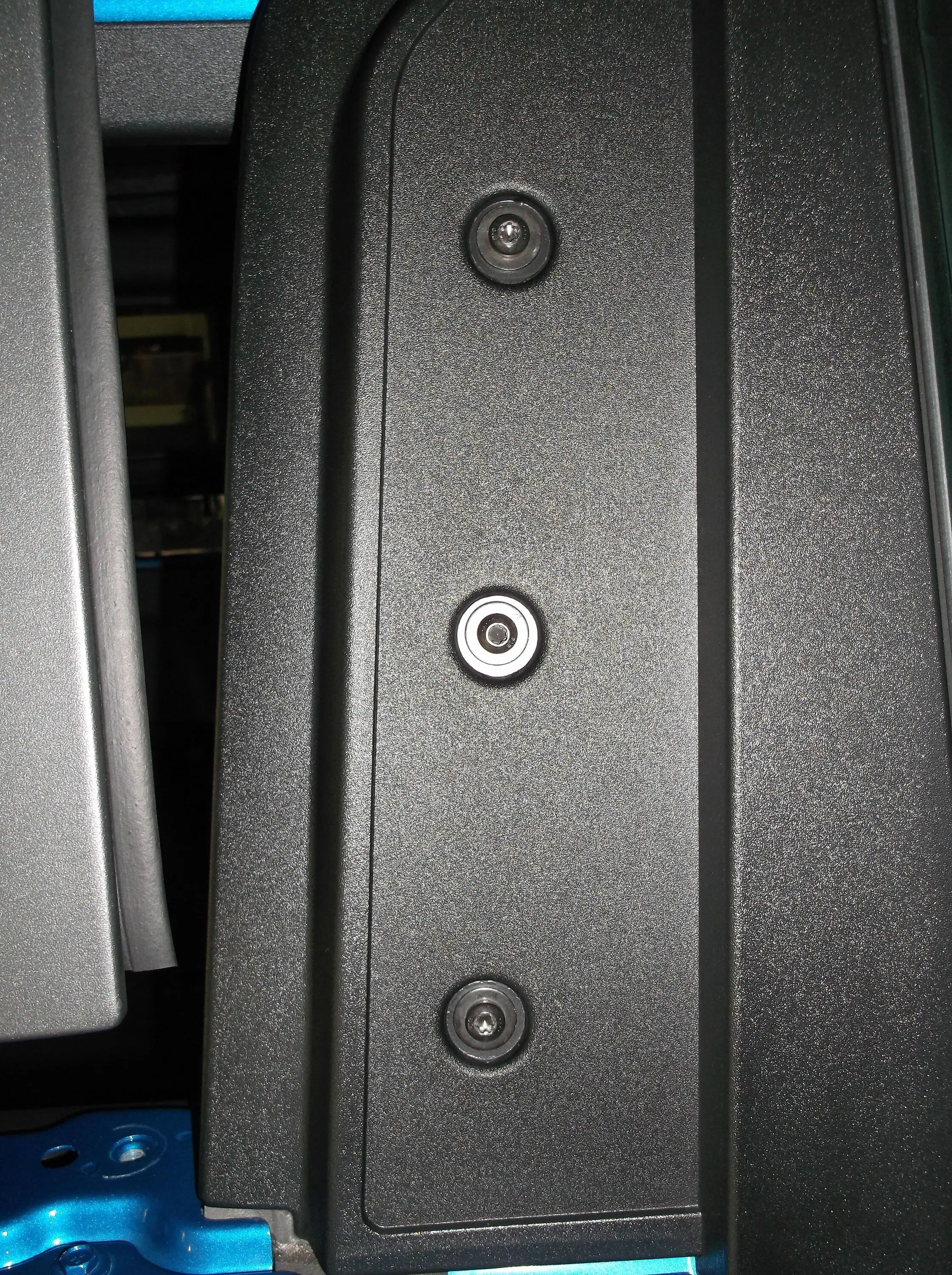 Ford Bronco MIC Noise Reduction Guide - wind sound- aka more (or less) cowbell please DSCF2852