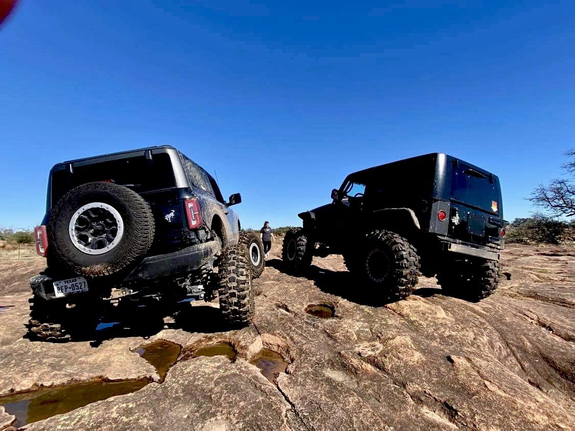Ford Bronco @4Lo_lyfe my build -- Bronco 2-Door on 40’s and 3" inch body lift 9113840E-8DEF-4990-BD8C-FDDA42A8CE97