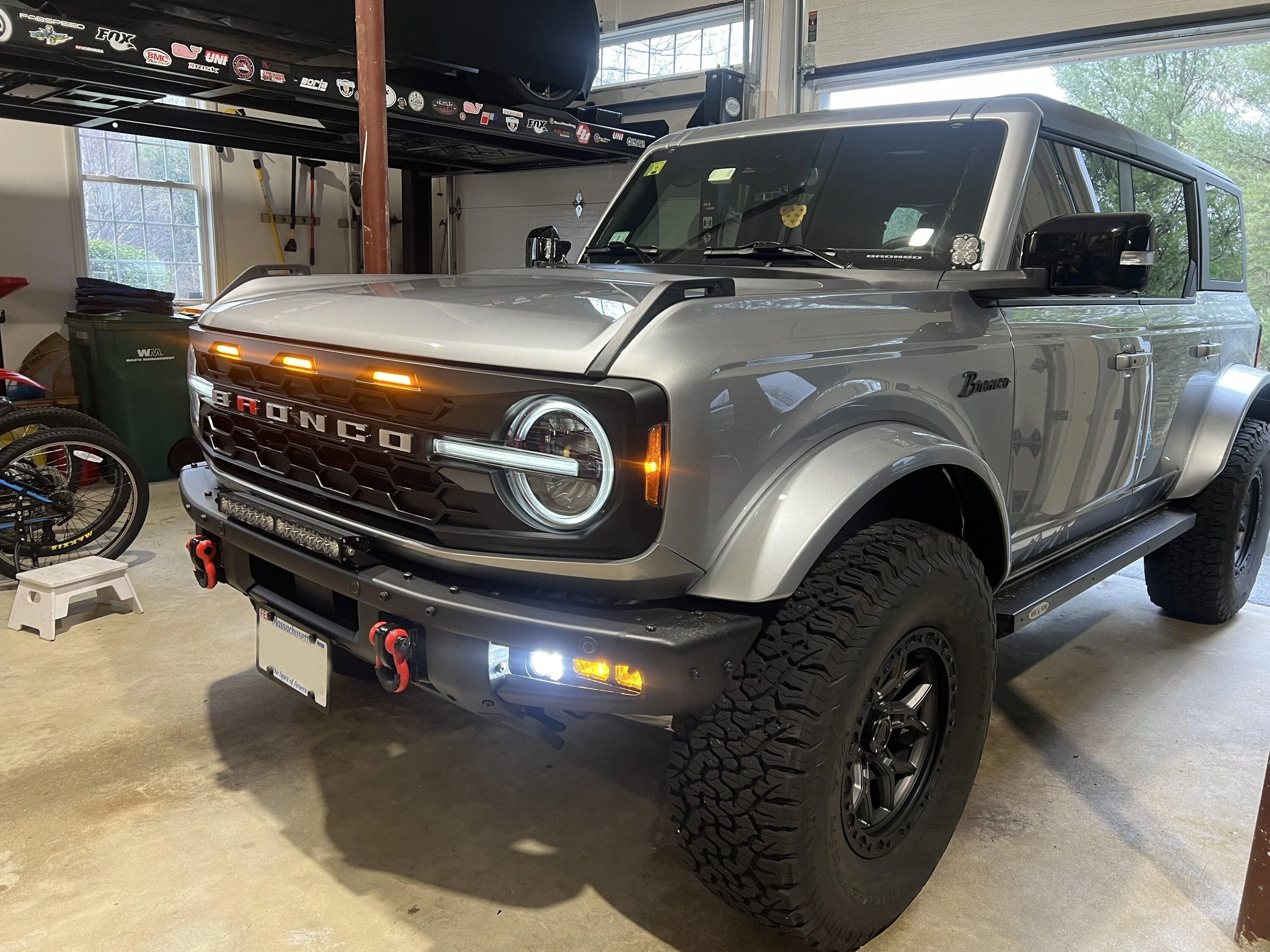 Ford Bronco IAG Para-Hex Style Front Grill - installed pics grill1