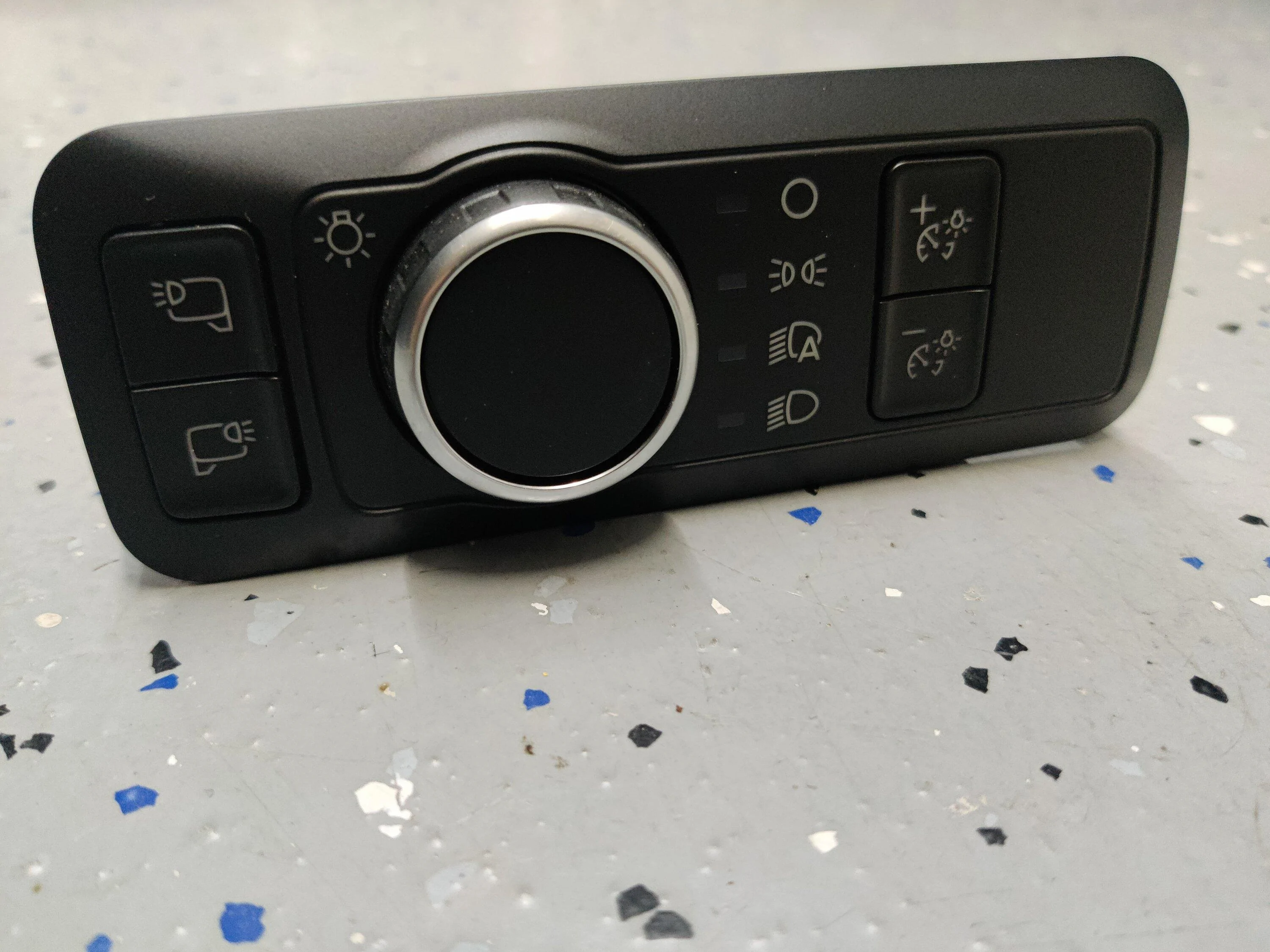 Ford Bronco WT  Headlight switch IMG_20221203_100819
