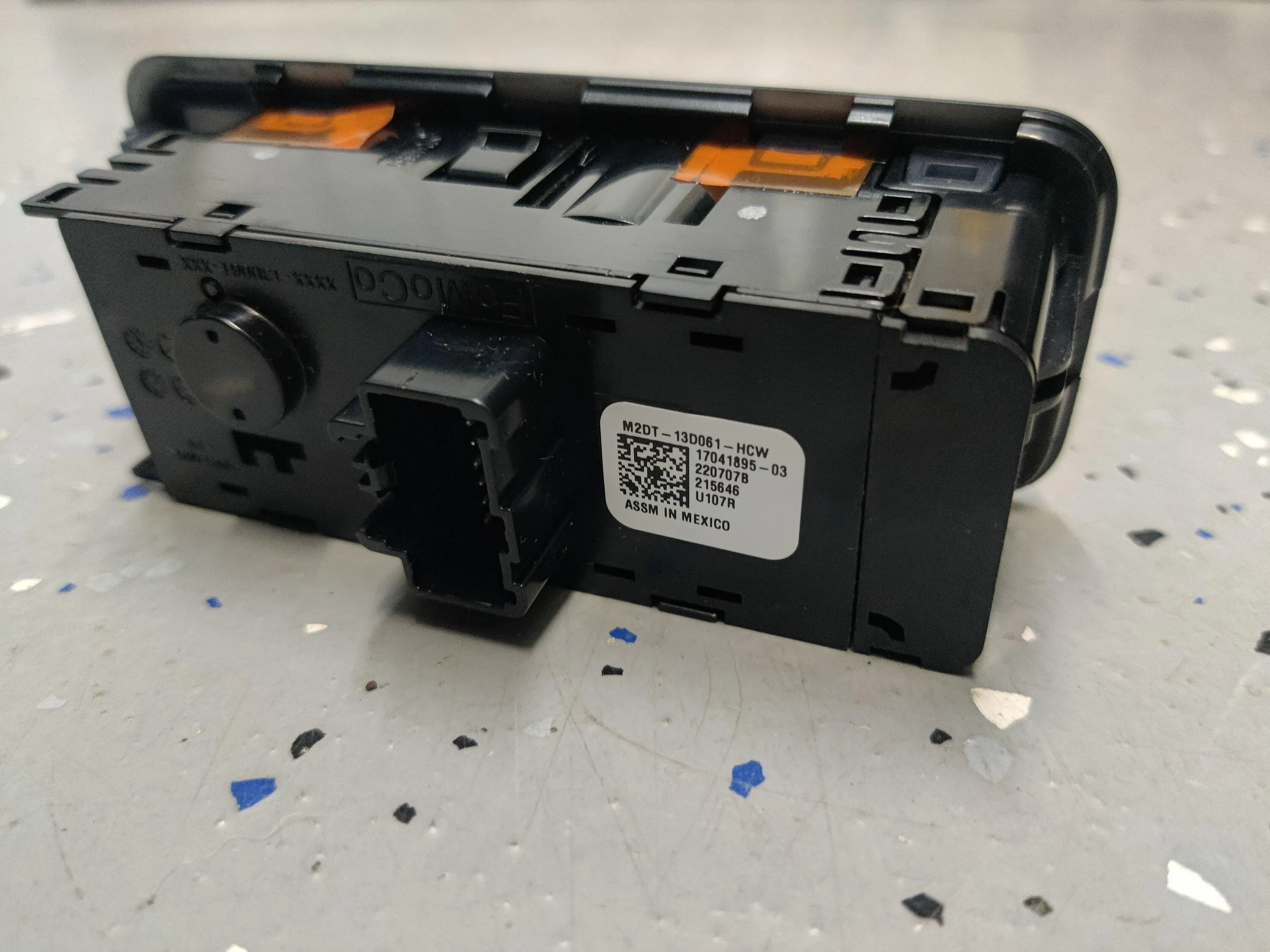 Ford Bronco WT  Headlight switch IMG_20221203_100824