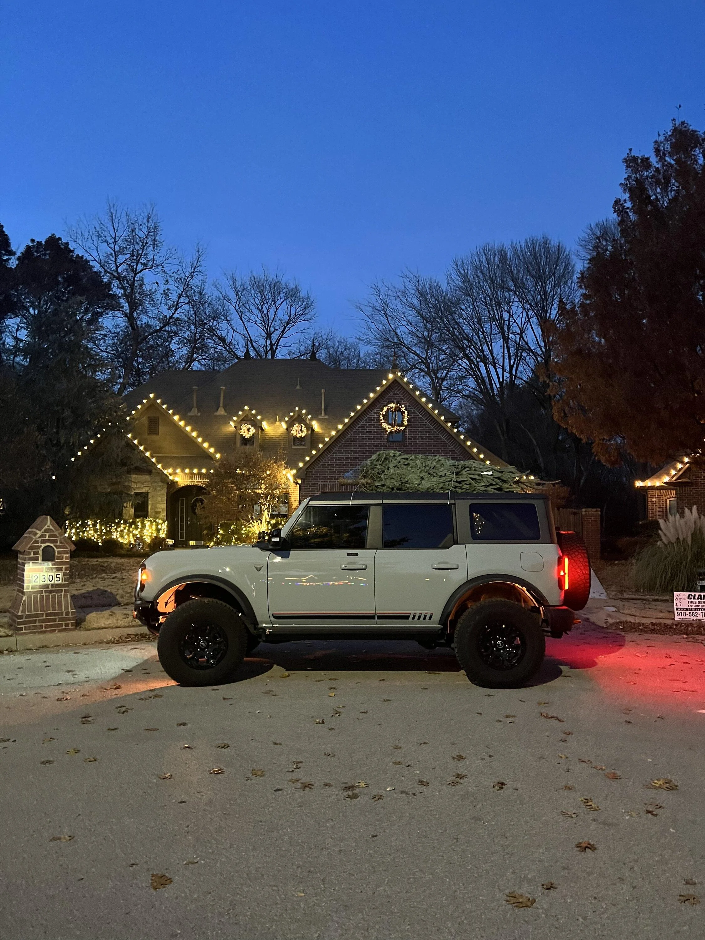 Ford Bronco Christmas Bronco 9C1C6503-6A2A-4D4E-9DC2-9F80FCB30A7D