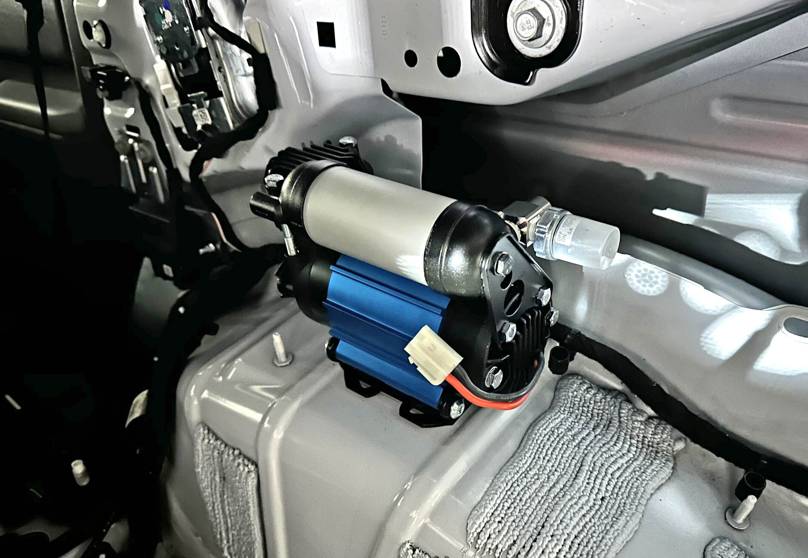 Ford Bronco Installed Single ARB Compressor in the Trunk / Cargo Area single arb compressor trunk cargo