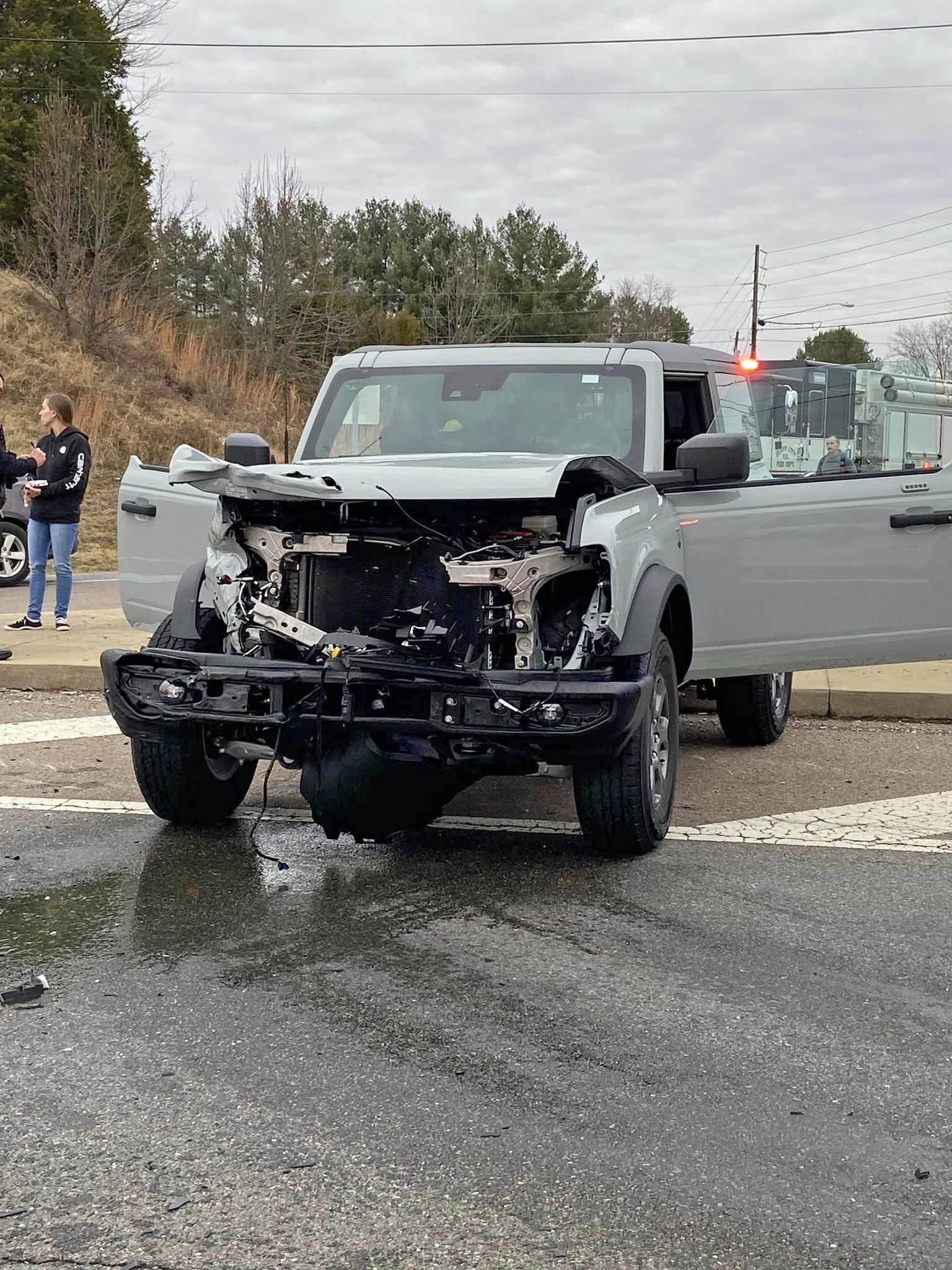 Ford Bronco Bronco hit by red light runner 5 days after buying it! 🚨😫 Bronco Accident Pic 2 (1)
