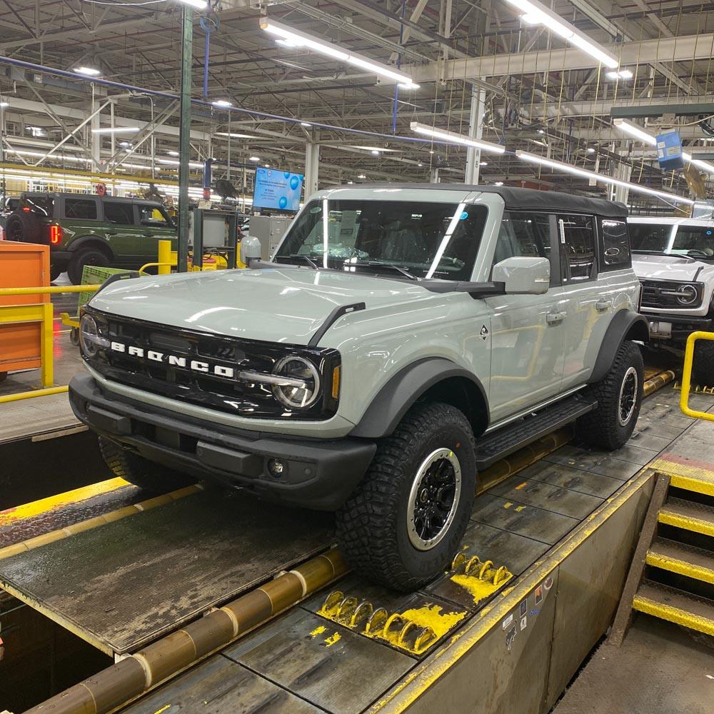 Ford Bronco CACTUS GRAY Bronco Club outterbanks_off_the_line