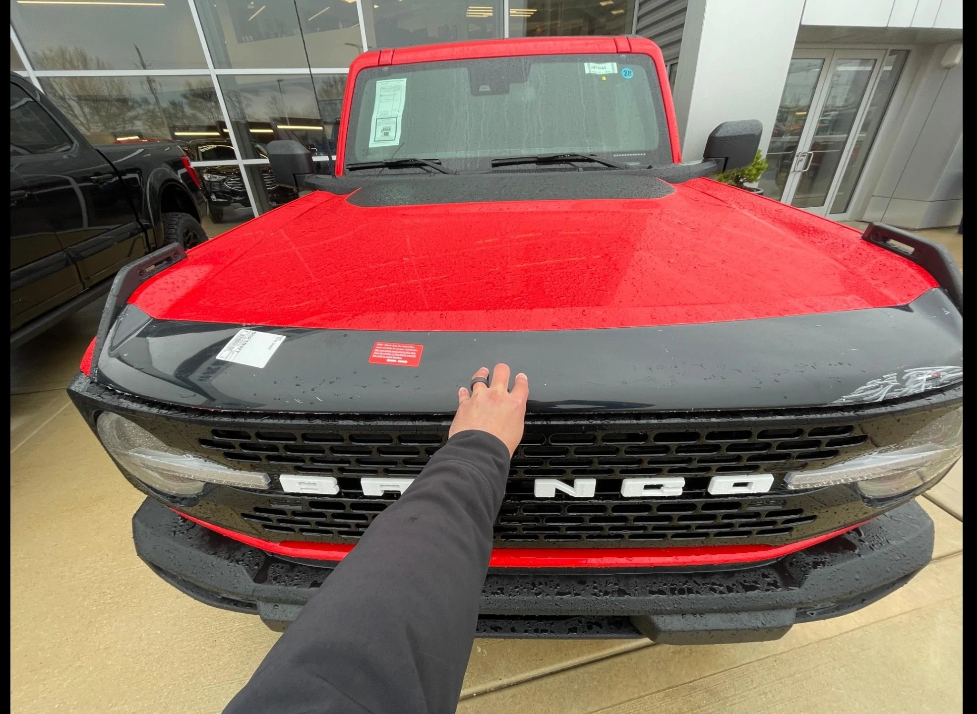 Ford Bronco Anyone installed the Weathertech hood protector? Screenshot_20221205-123206_Gallery