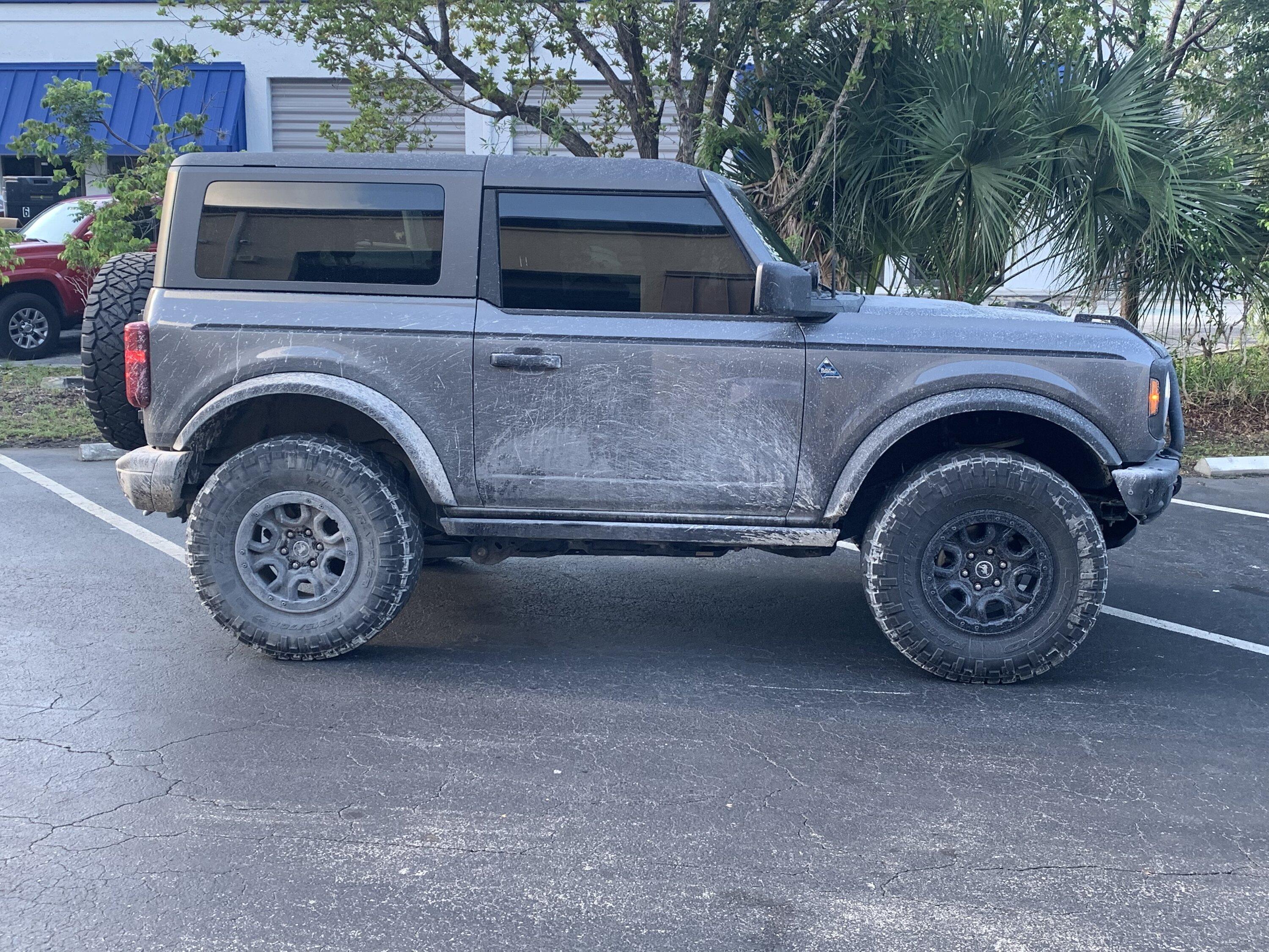 Ford Bronco KM3 vs Nitto Ridge Grappler DBA270DB-352E-478D-ADAA-46A9E835CA83