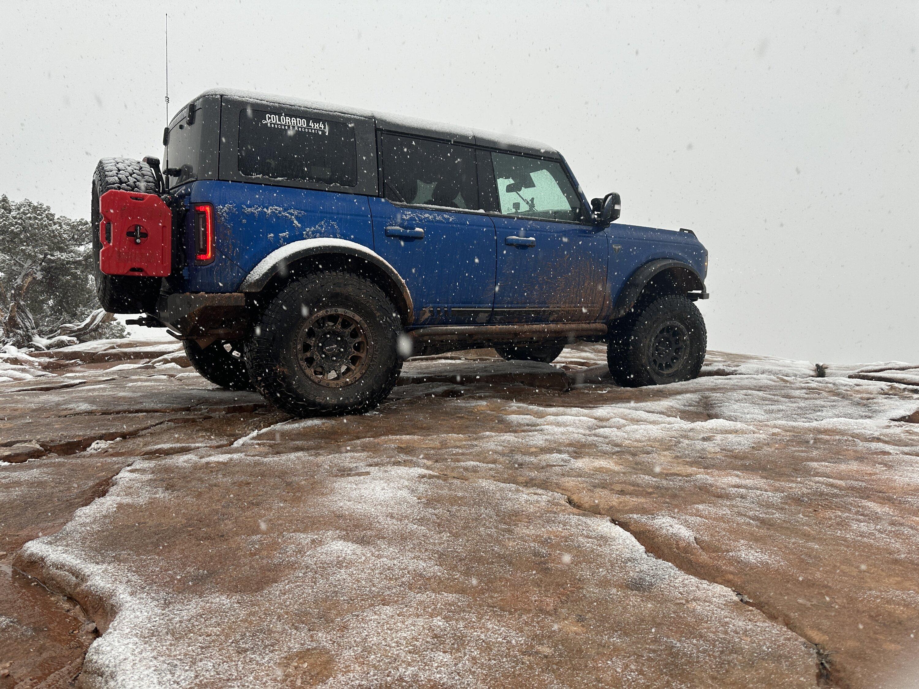 Ford Bronco LIGHTNING BLUE Bronco Club IMG_2815