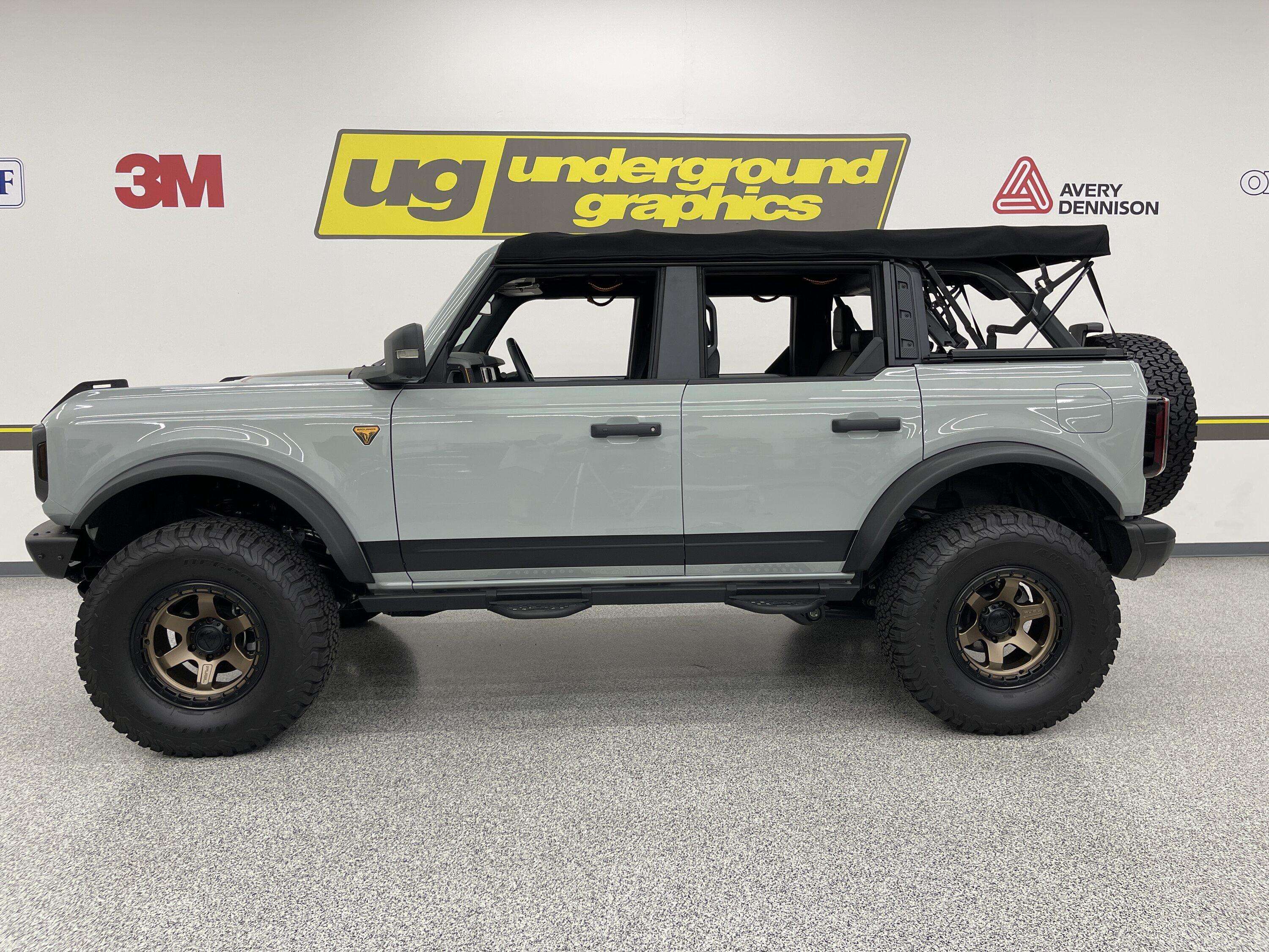 Ford Bronco Bronco "Rocker" stripe kits:  photos and info IMG_9543.JPG