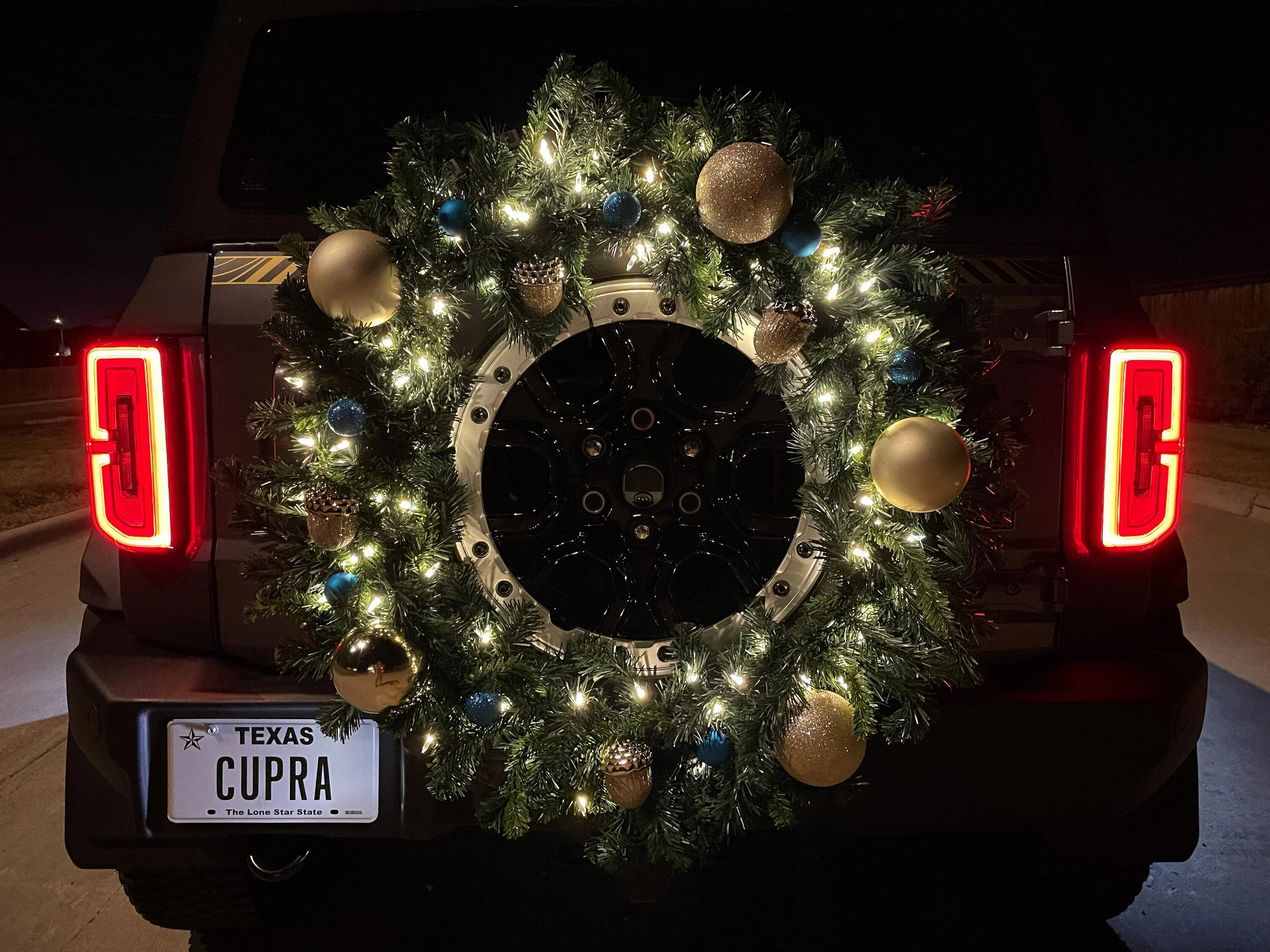 Ford Bronco How are you decorating your Bronco for Christmas or holidays? Post yours! 🎅 A85C0FC0-CD34-406C-B895-7085B7249B68