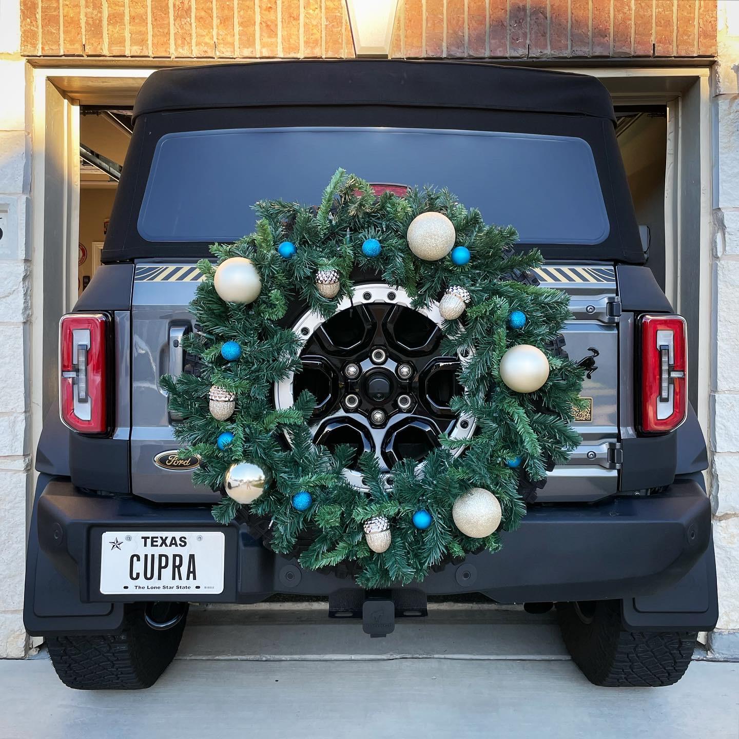 Ford Bronco How are you decorating your Bronco for Christmas or holidays? Post yours! 🎅 5E9D449B-8604-4804-89D3-34E9DCF5308A