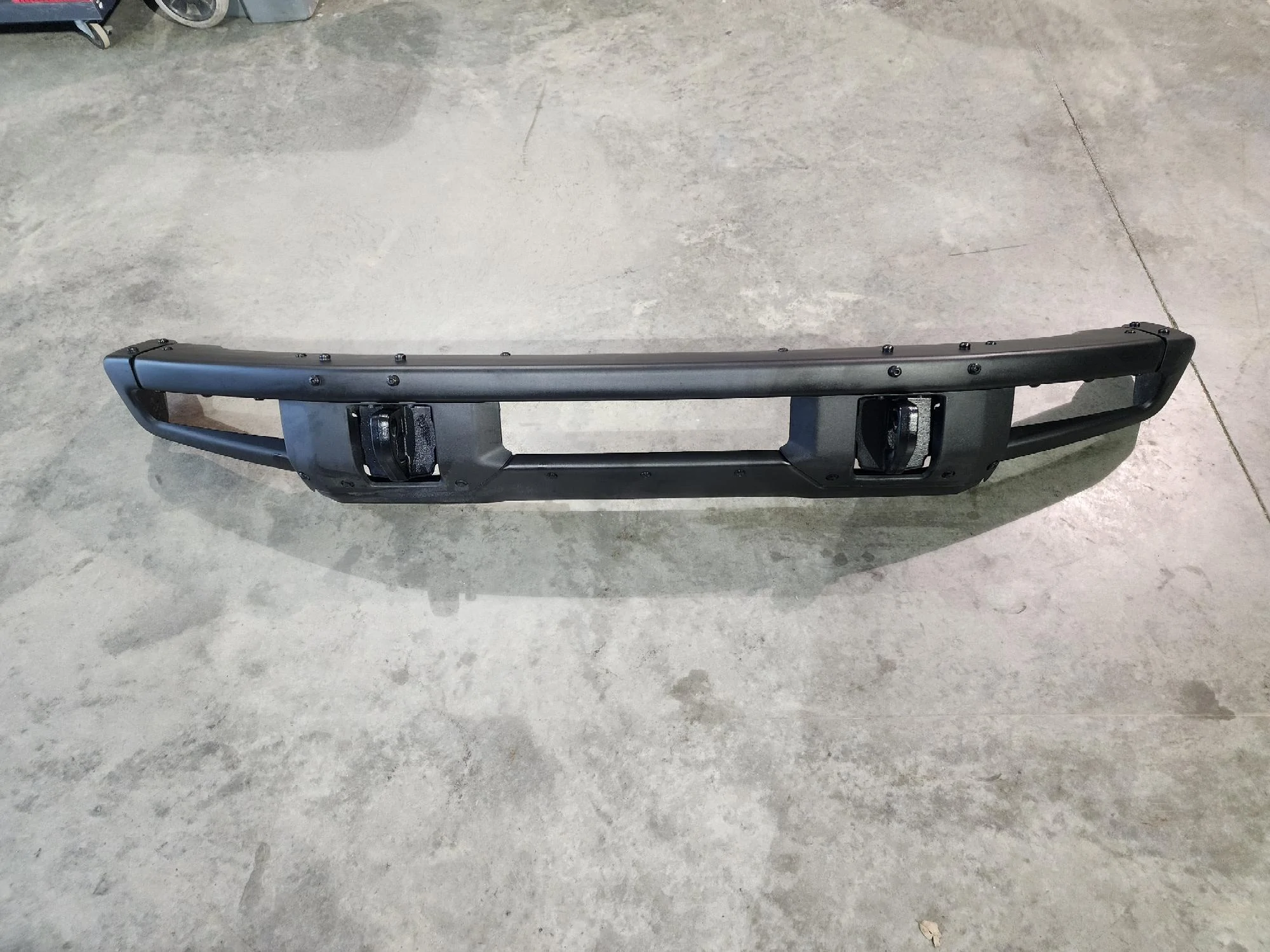 Ford Bronco WTB: Ford OEM Modular Bumper 20221210_090853