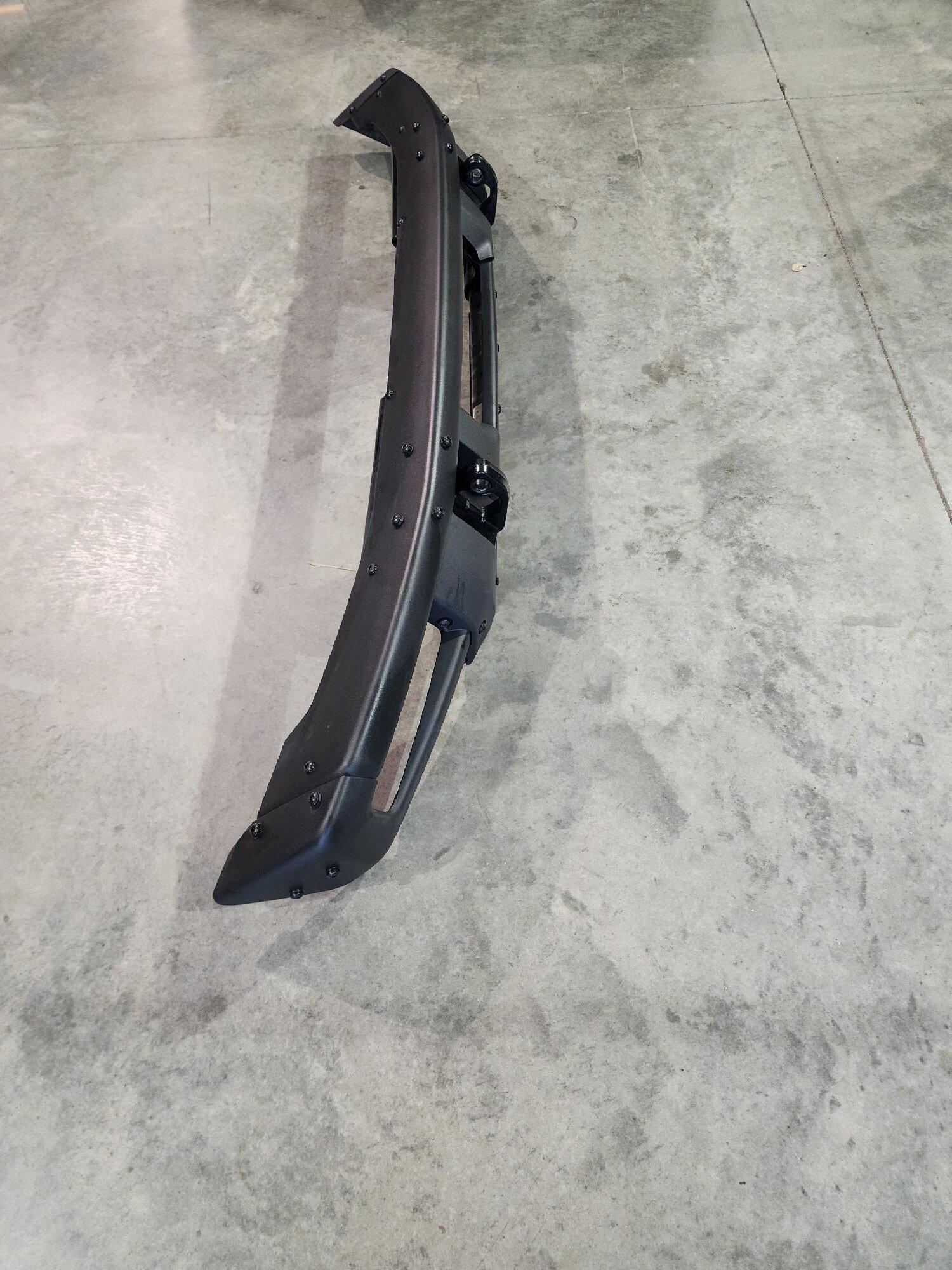 Ford Bronco WTB: Ford OEM Modular Bumper 20221210_091427