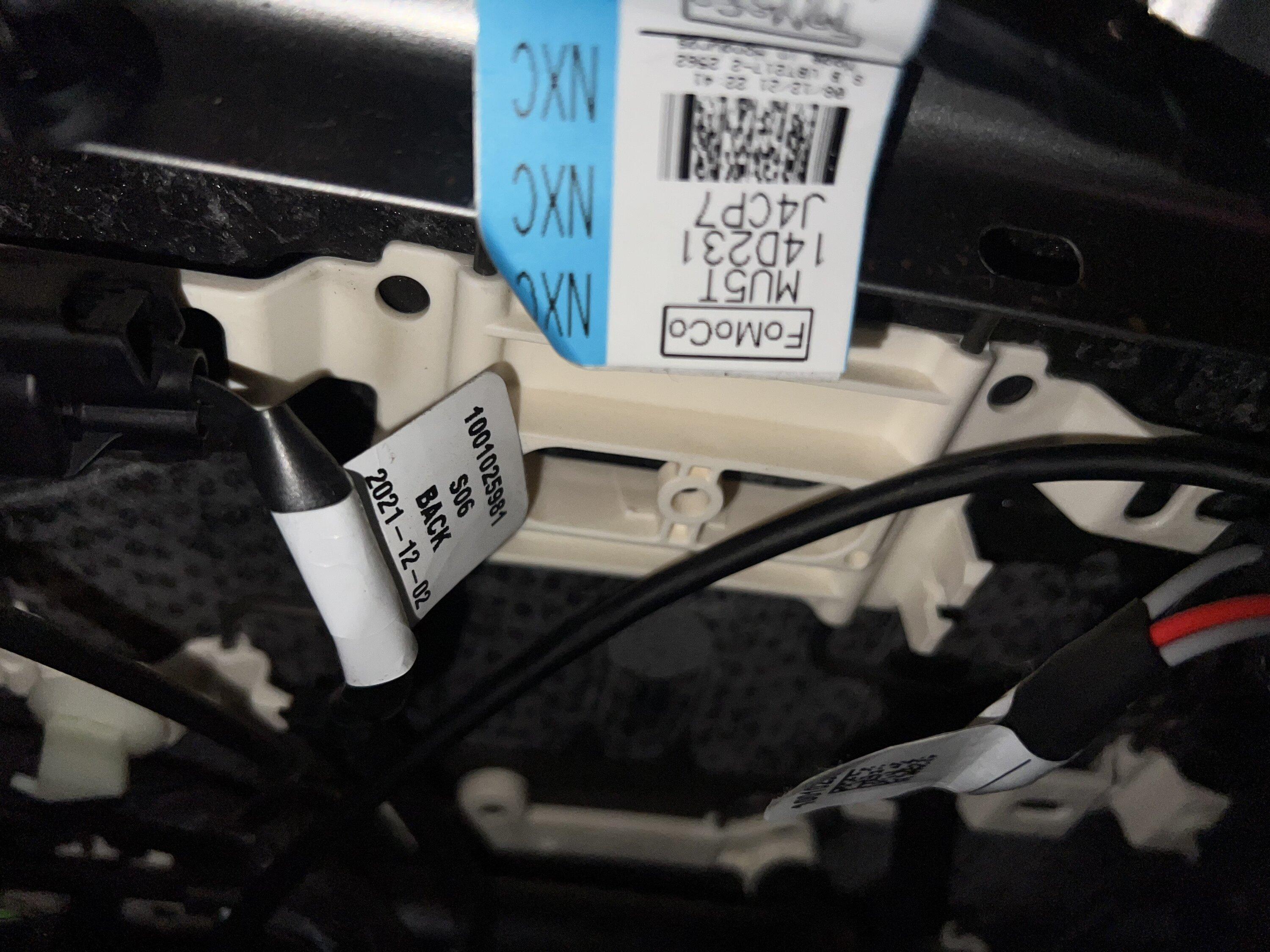 Ford Bronco Mystery cable under seat BA8D2CD8-6AB2-446D-A408-BC1087515733