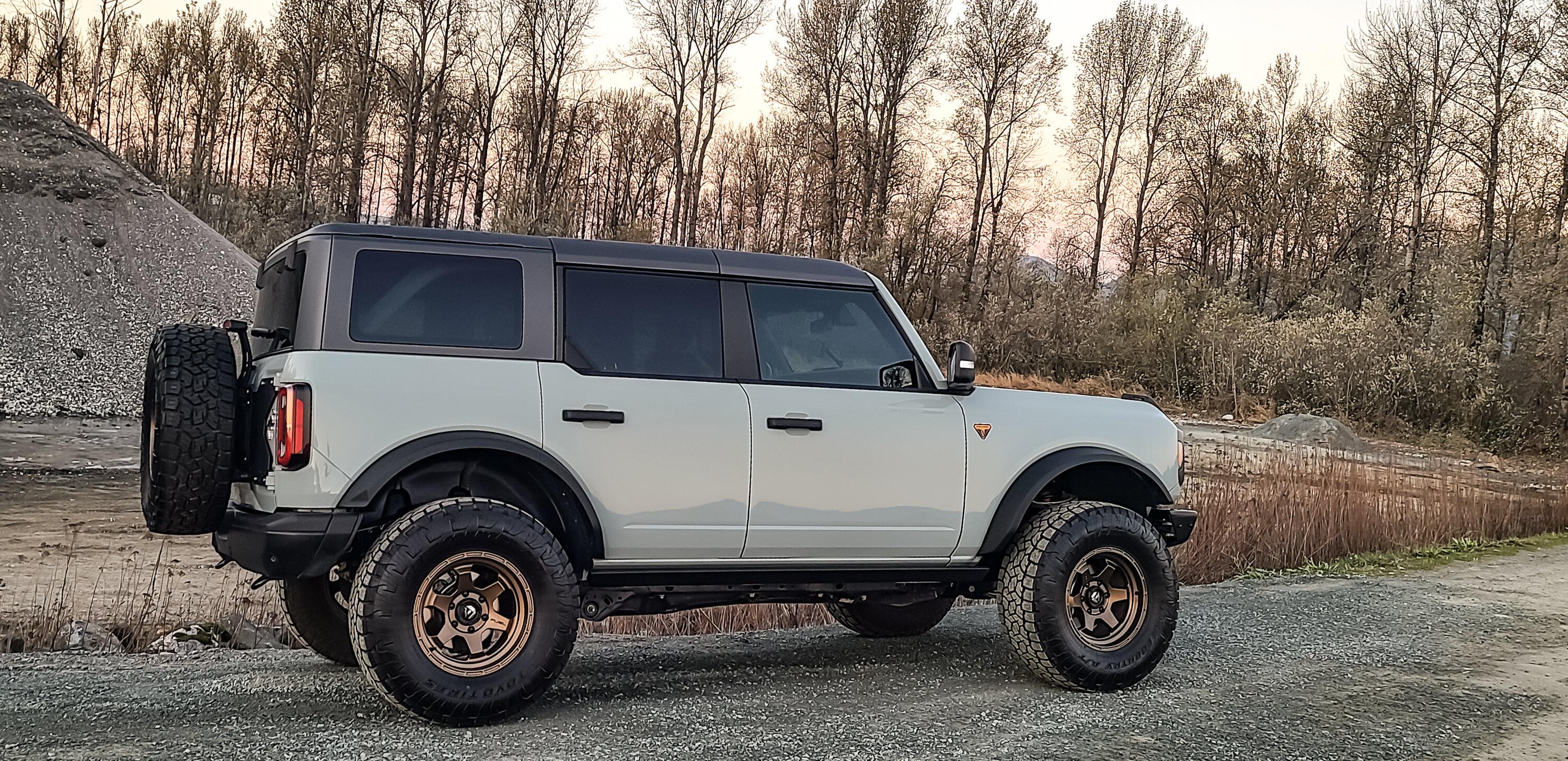 Ford Bronco Which is Cactus Gray exactly? PSX_20221115_210716