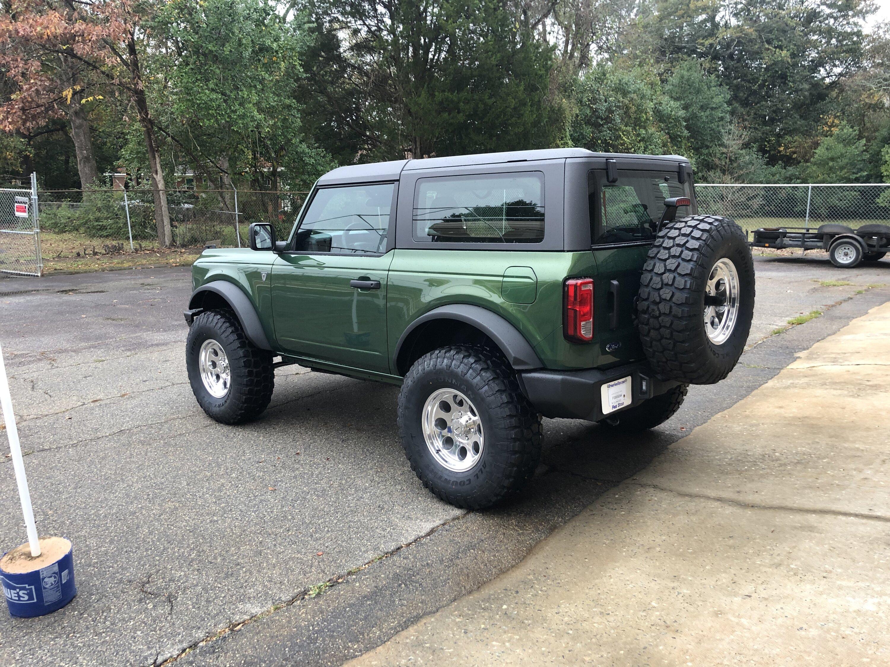Ford Bronco Retro themed 2Door Eruption Green basequatch progress 6F25F41D-70D2-43FB-99C0-437A66627AF1