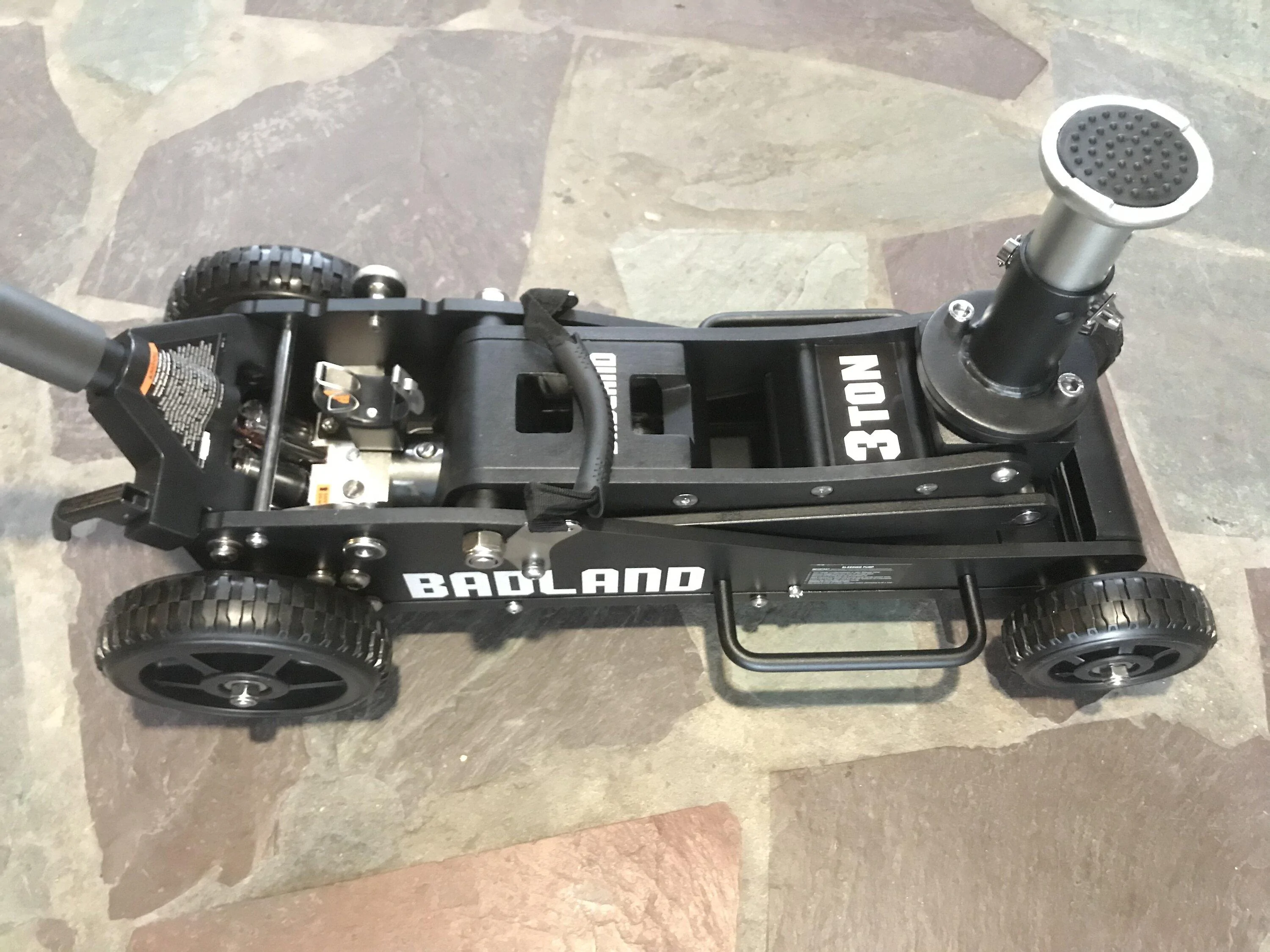 Ford Bronco Badland 3 Ton Off-road Jack 9E392F8C-D4AE-4CC1-97F4-550D4D012A11