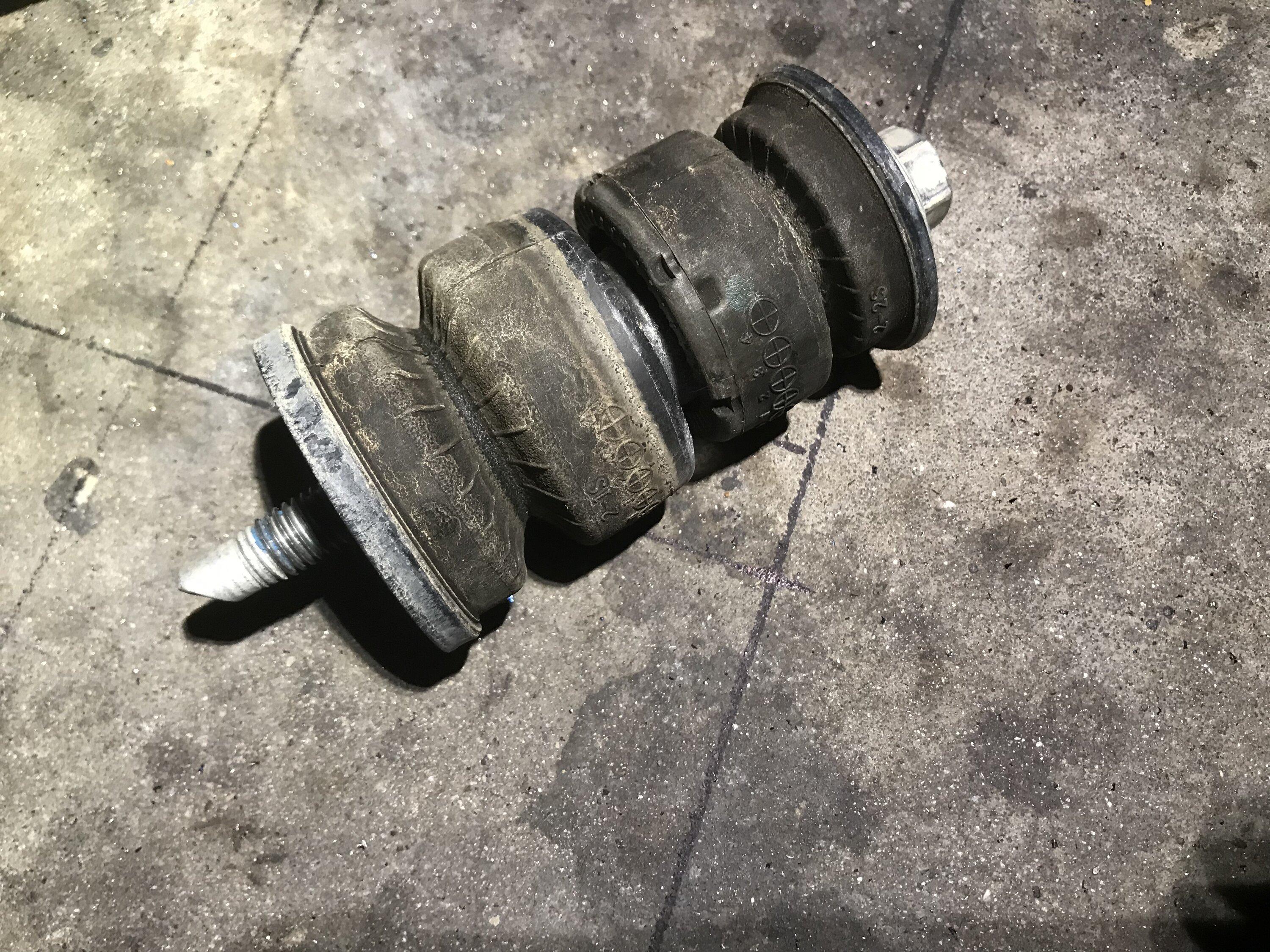 Ford Bronco Front body mount bolt sheered? F8199FC5-6FA4-47C4-9C43-28BD925256DC