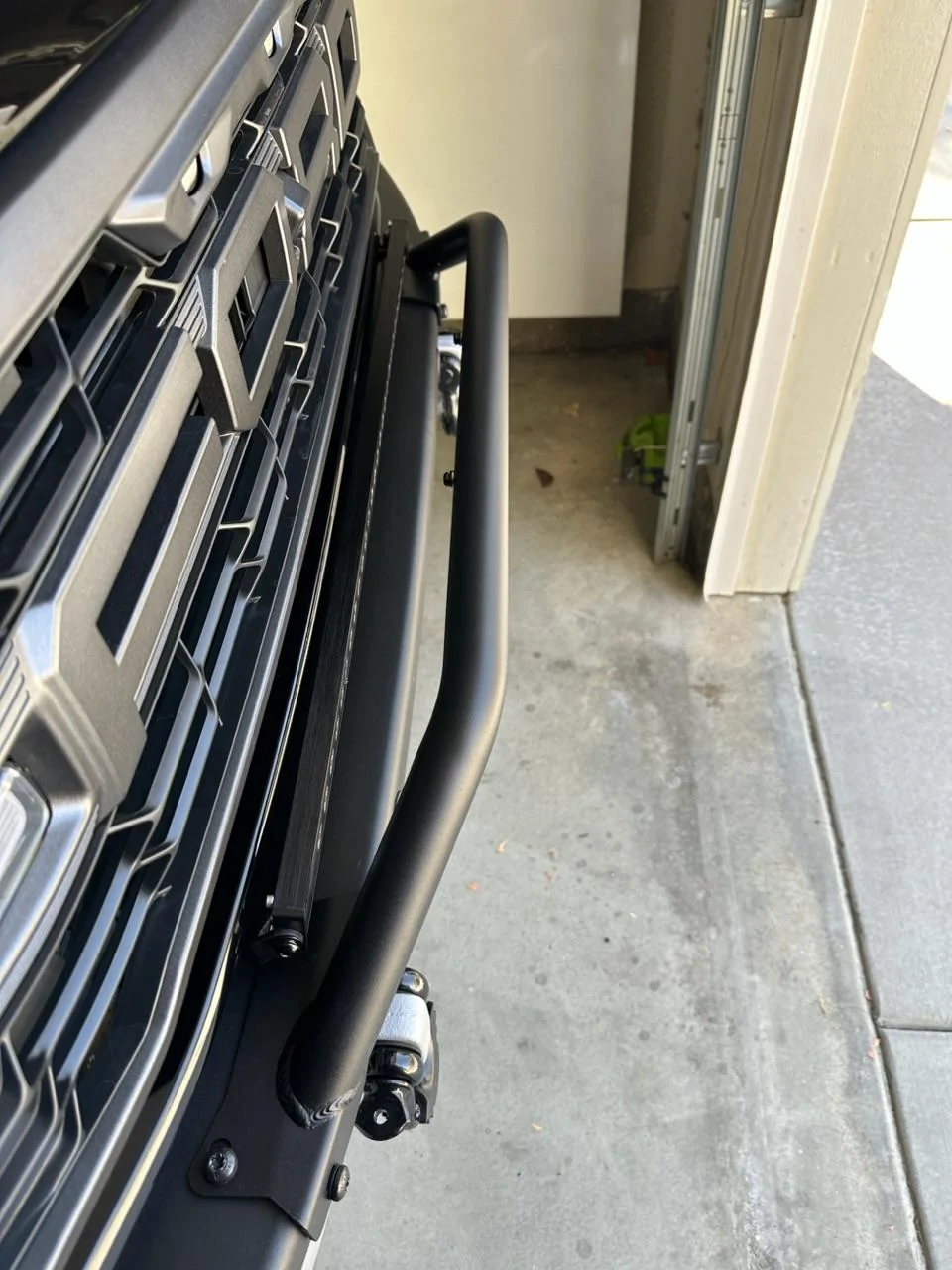 Ford Bronco Raptor w/ Ford Brush Guard? B2C00610-AA88-4A47-8AB2-43B61DF3E498