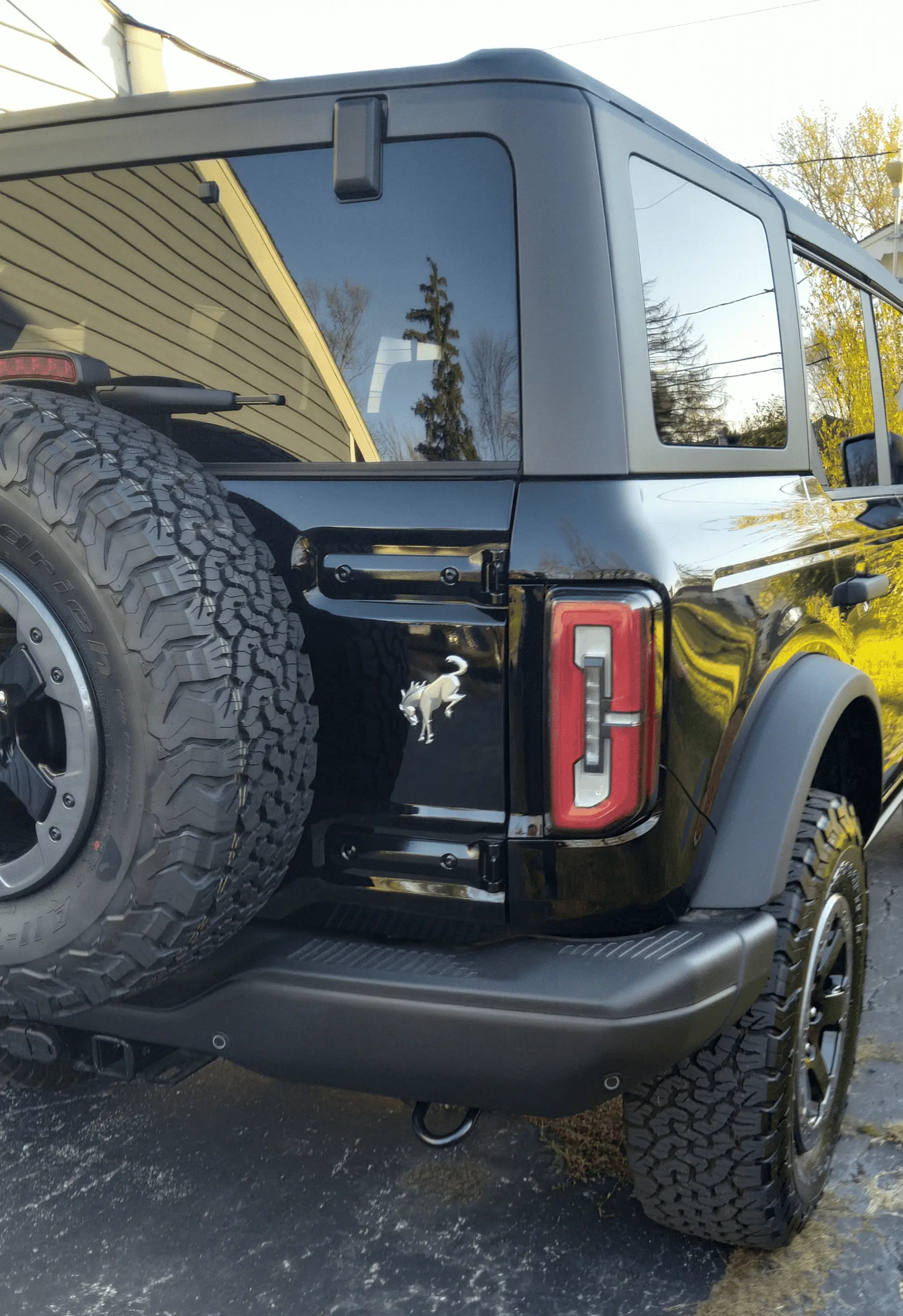 Ford Bronco Show 33's some love picture thread Rear three qtr Shado