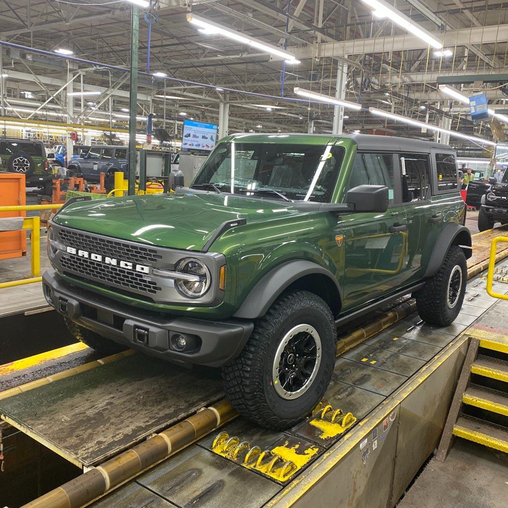 Ford Bronco 11/28/2022 Build Week image