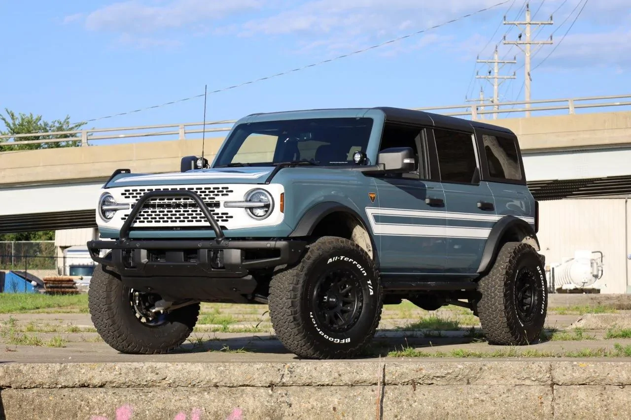 bronco-white-grille_1280x.webp