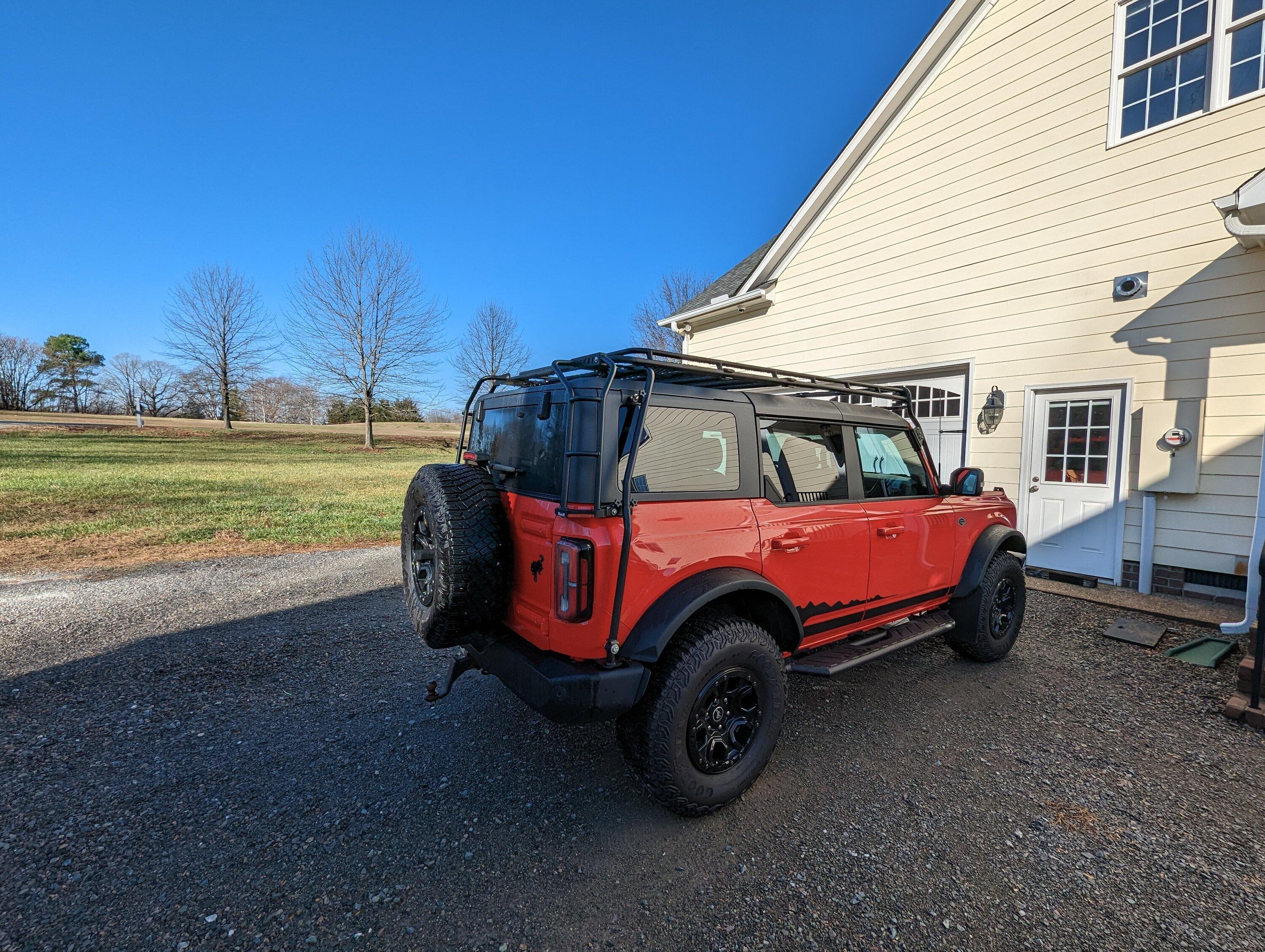 Ford Bronco Gobi rack Shipped 1 month ago. Not received and no updates PXL_20221216_152409606