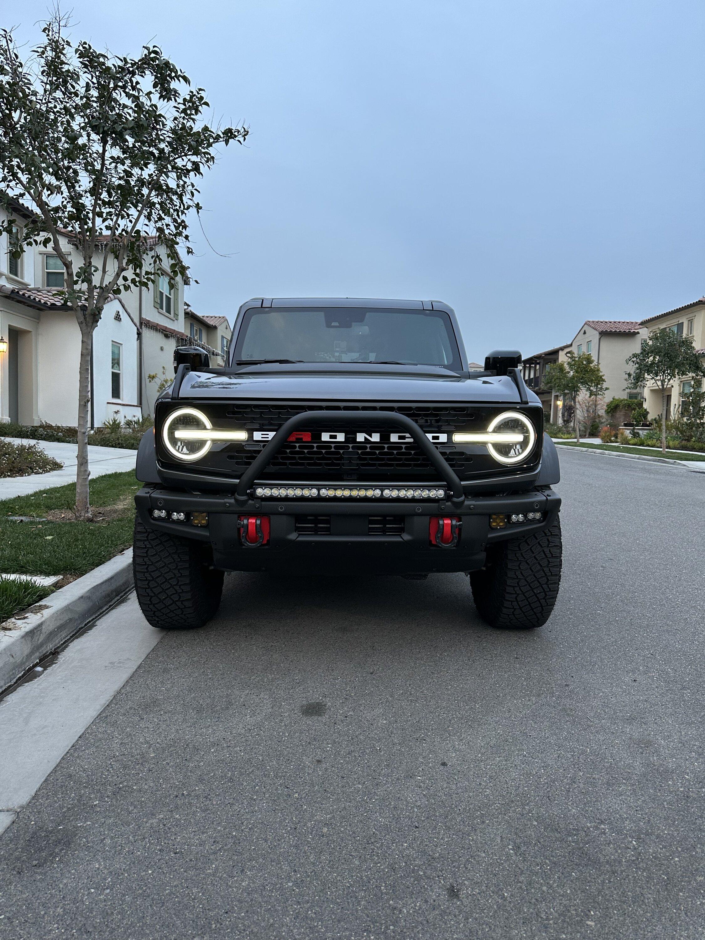 Ford Bronco CARBONIZED GRAY Bronco Club 3E2F6BA2-FB96-427E-B1CA-254F9EADCDC8