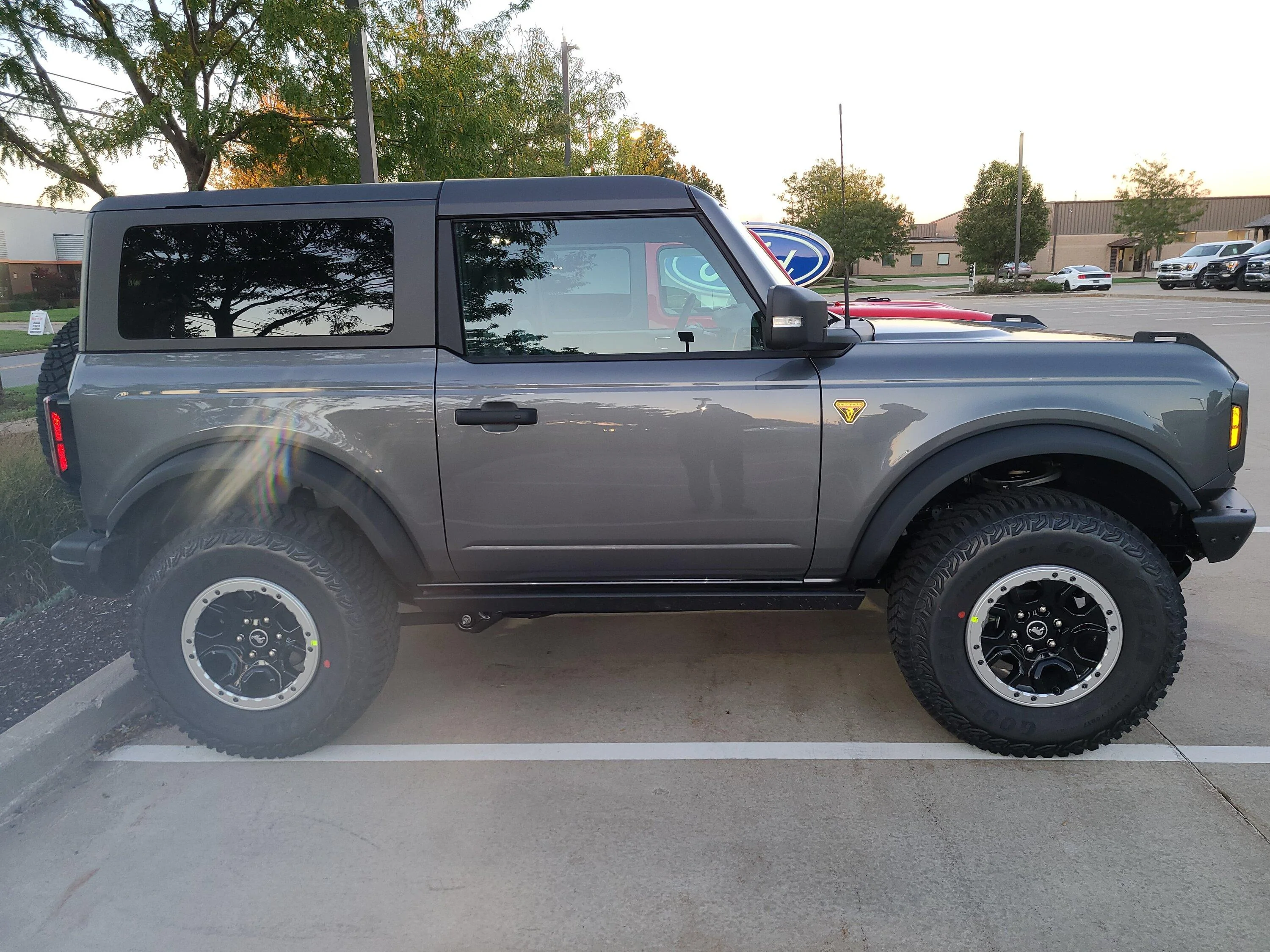 Ford Bronco CARBONIZED GRAY Bronco Club 20220929_190550
