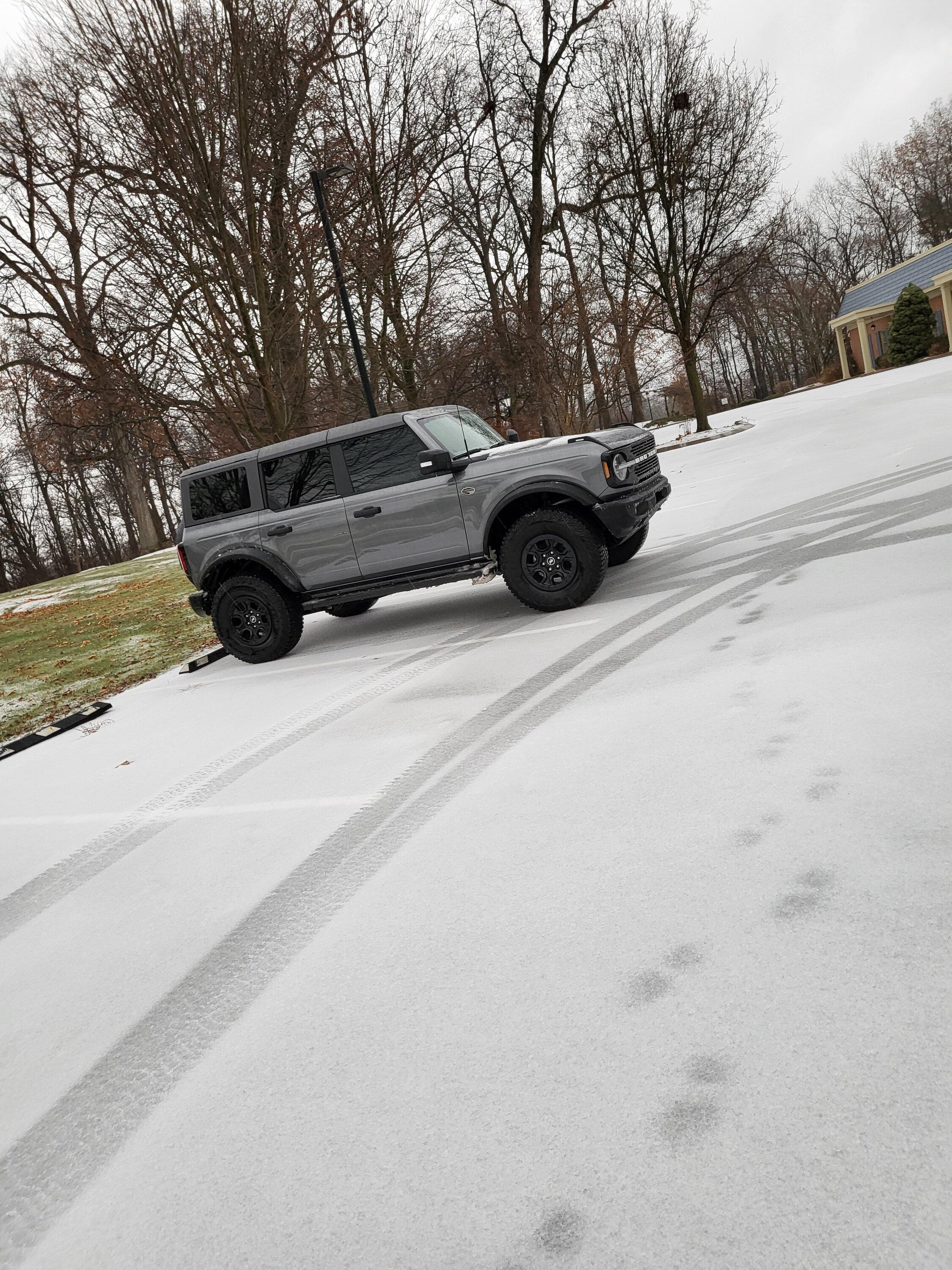 Ford Bronco CARBONIZED GRAY Bronco Club 20221215_093810