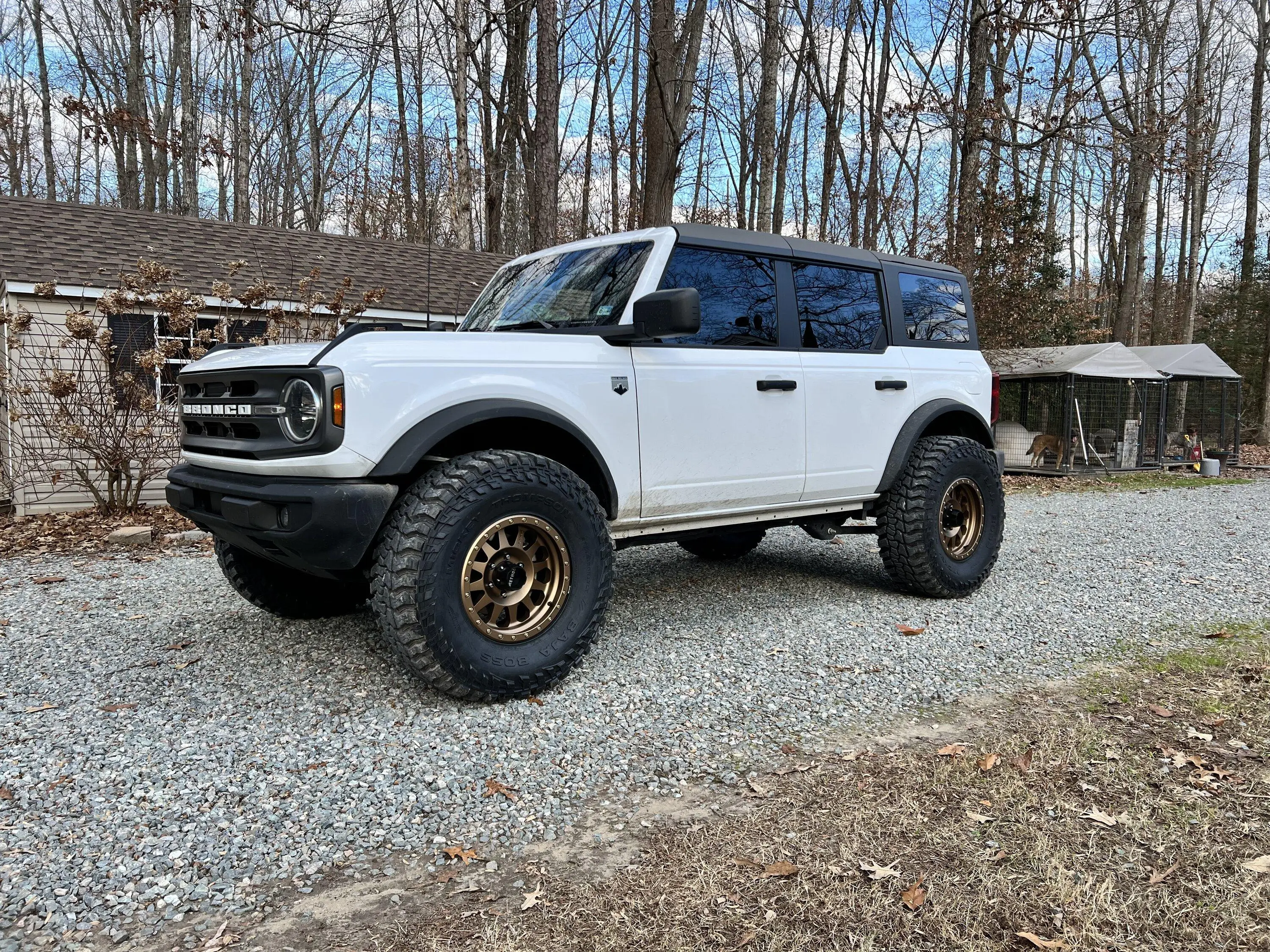 Ford Bronco OXFORD WHITE Bronco Club 3EF8A6A1-2E92-4BEB-8065-660B19112862