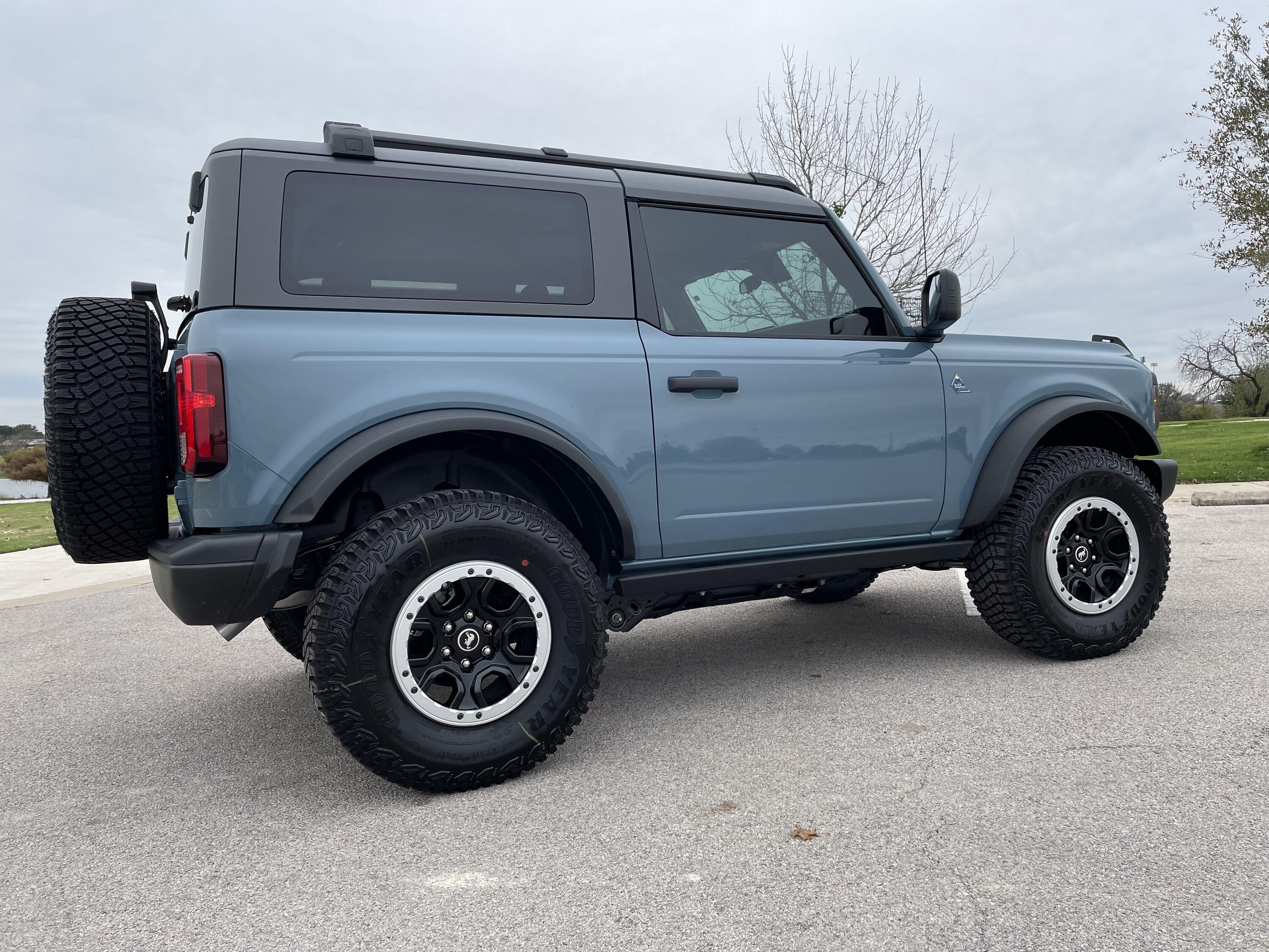 Ford Bronco 2-Door Black Diamond Arrived! 65145409-F157-4D07-A52C-02E5D7A54188