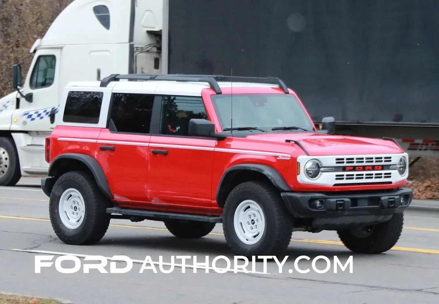 Ford Bronco Race Red Heritage Bronco 4DR 2023-Ford-Bronco-Heritage-Four-Door-Race-Red-PQ-Exterior-002 (1)~2