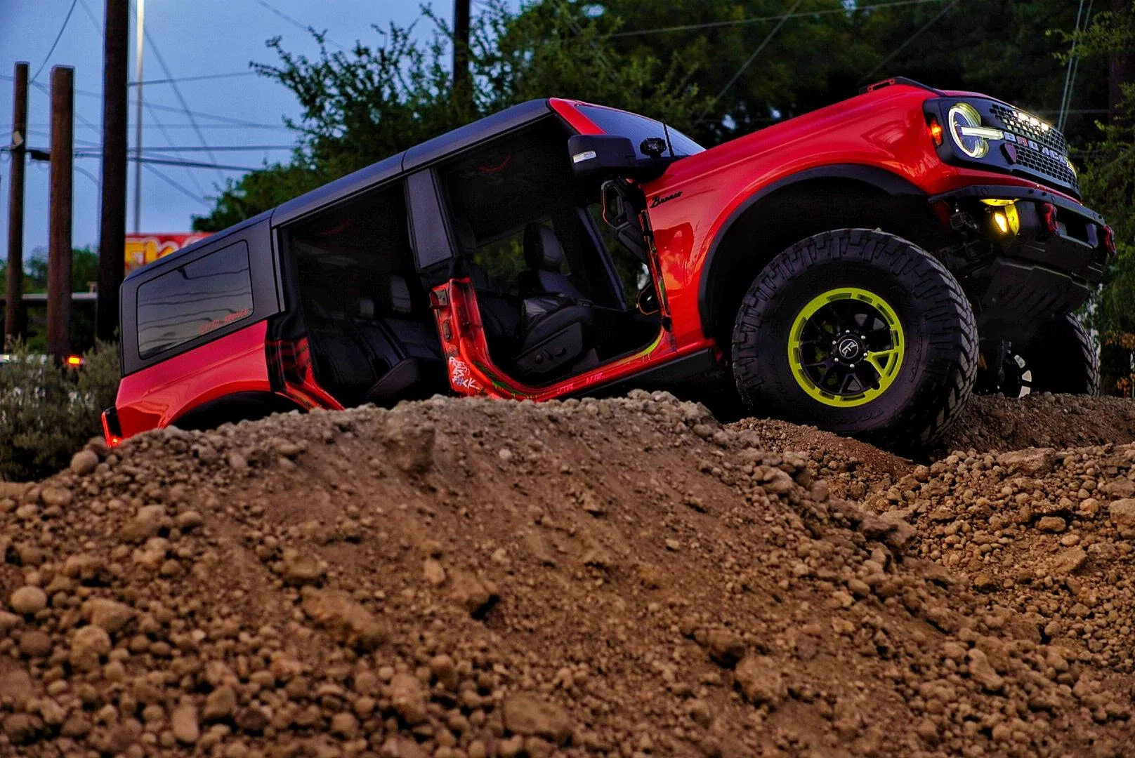 Ford Bronco Full coilovers on 40s DSC00876-01