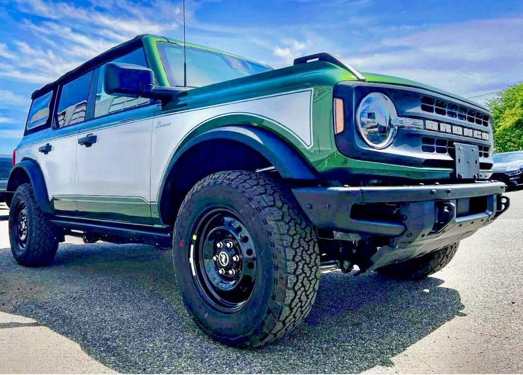 Ford Bronco New pics of two tone side graphics by Ridergraphix IMG_1861