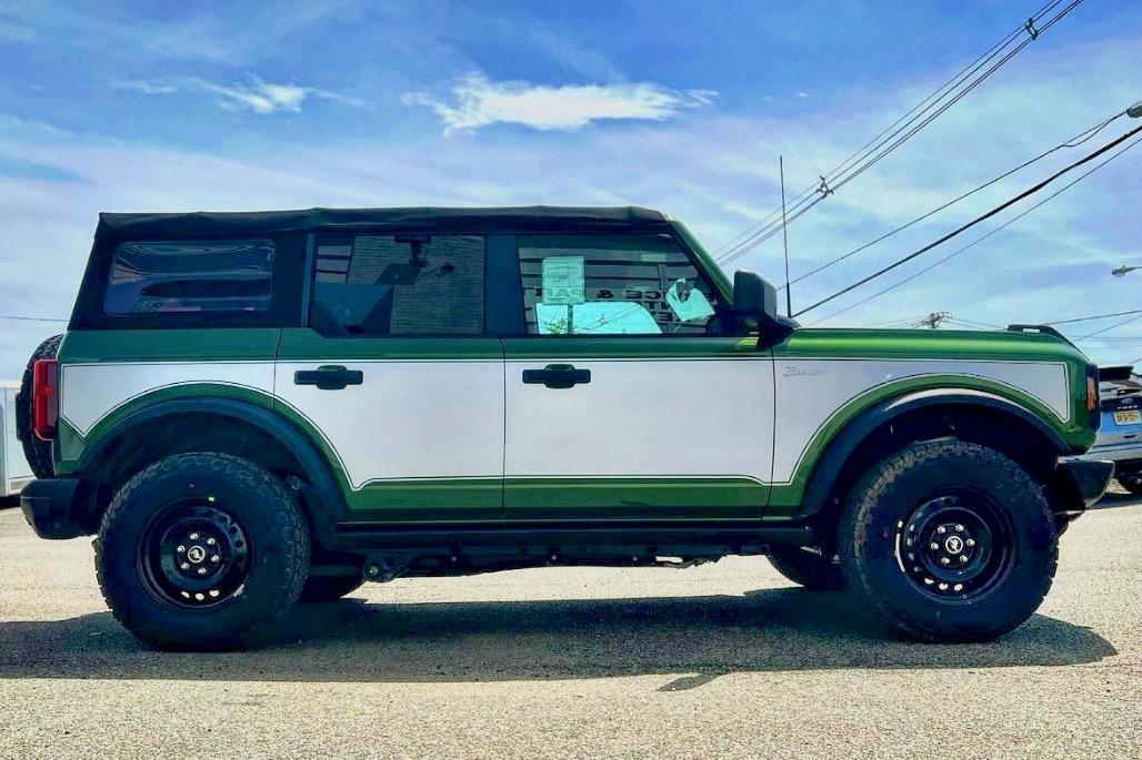 Ford Bronco New pics of two tone side graphics by Ridergraphix IMG_1862