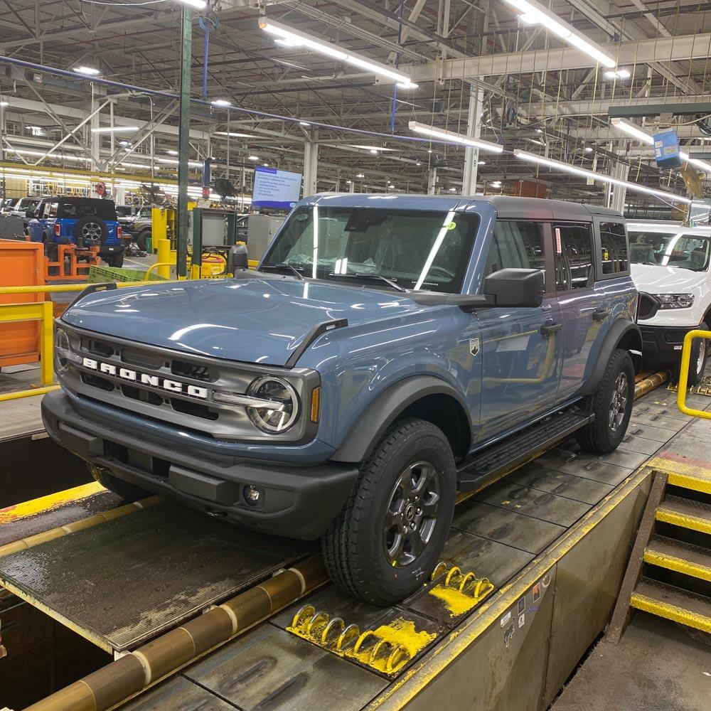 Ford Bronco Azure Gray Metallic photos? 909E3EC9-97BE-43E8-9A15-374B1F42897B