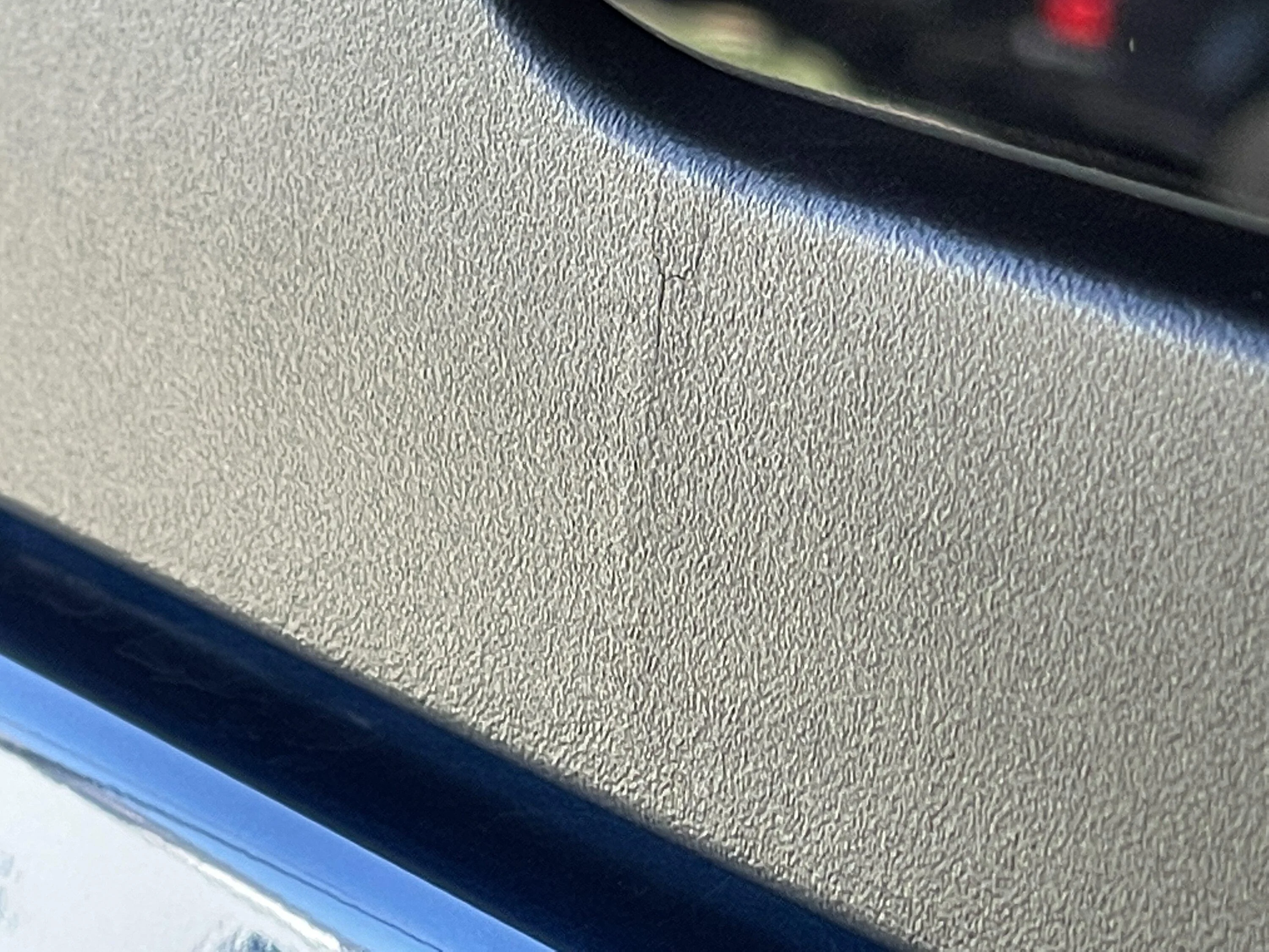 Ford Bronco UPDATE/ Ford IS Warranting MIC top v2 developing  hairline cracks 1DB74E67-DD71-4A3E-B4BA-07341C077EB1