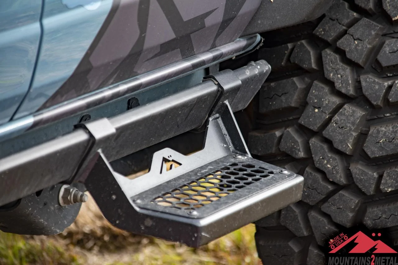 Ford Bronco Mountains2Metal Squatch Step (Pair) CMR_0983__26945.1671042895