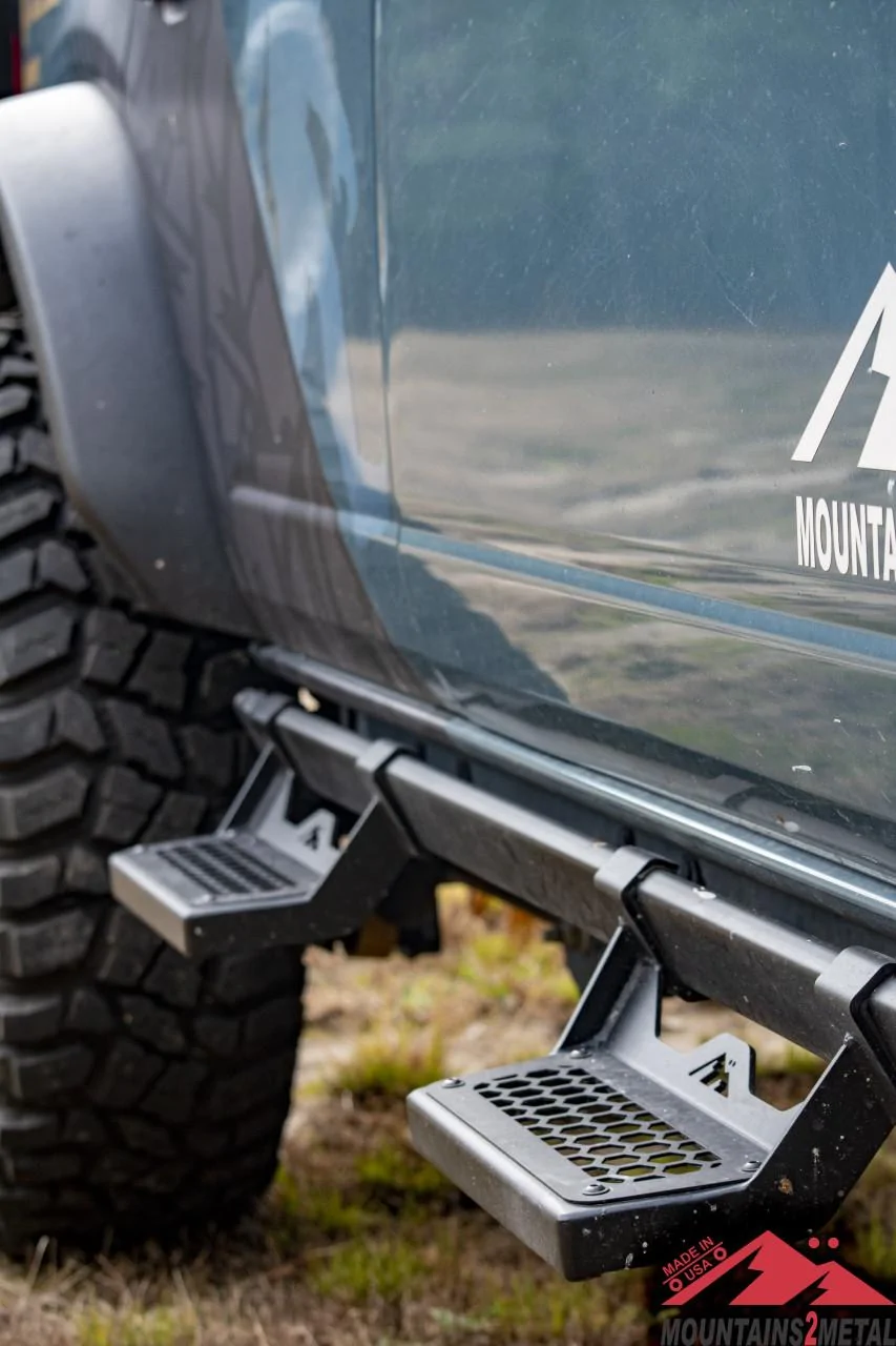Ford Bronco Mountains2Metal Squatch Step (Pair) CMR_0989__17683.1671042876