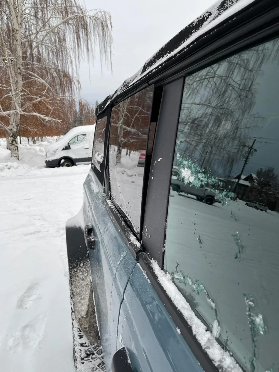 Ford Bronco Rear Window Pops Out When Rolling Up 25664E2E-5E41-404E-9A4D-5F8B6EA2444B