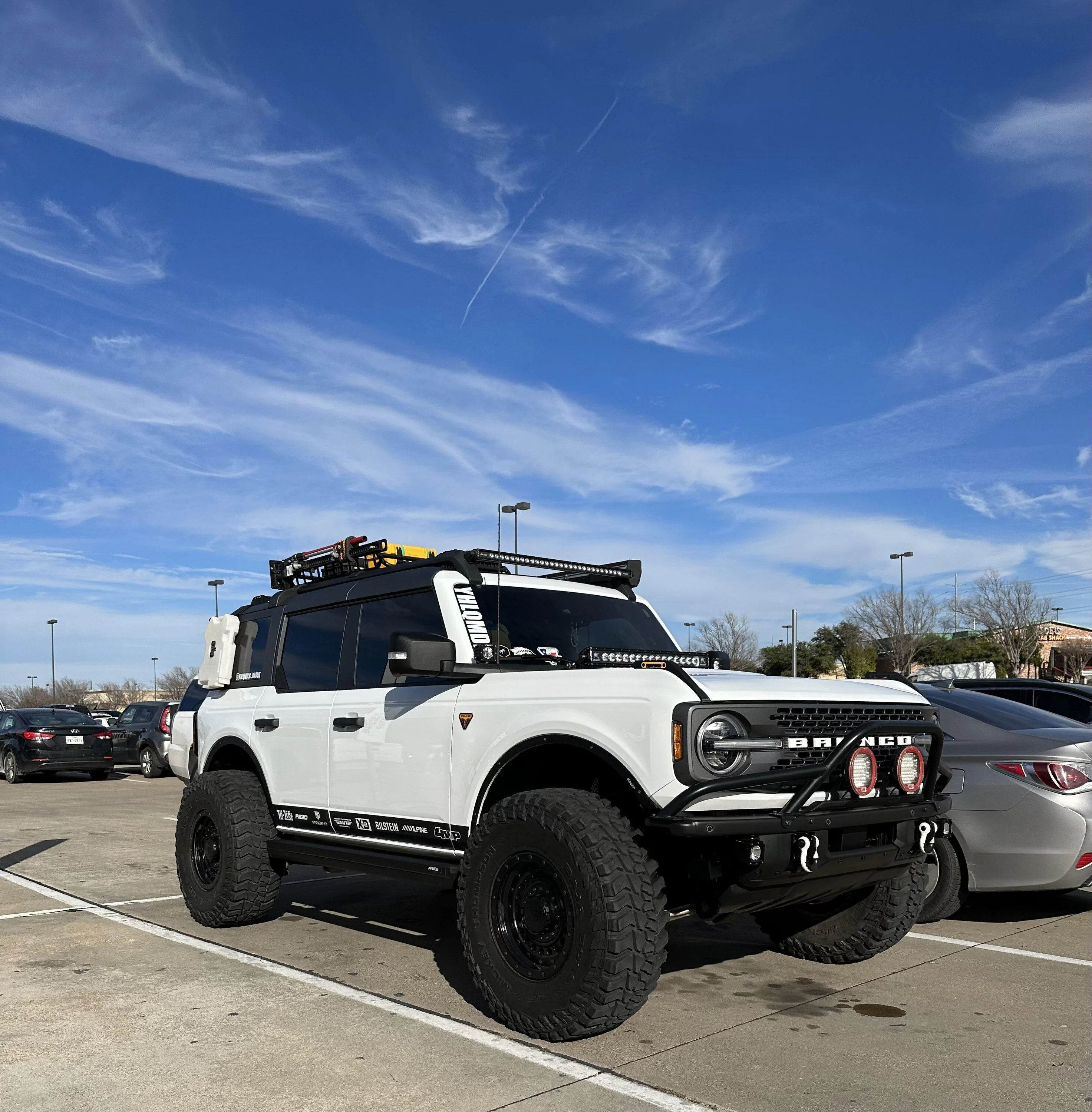 Ford Bronco Rigid Roof rack mounted light bar? IMG_2516