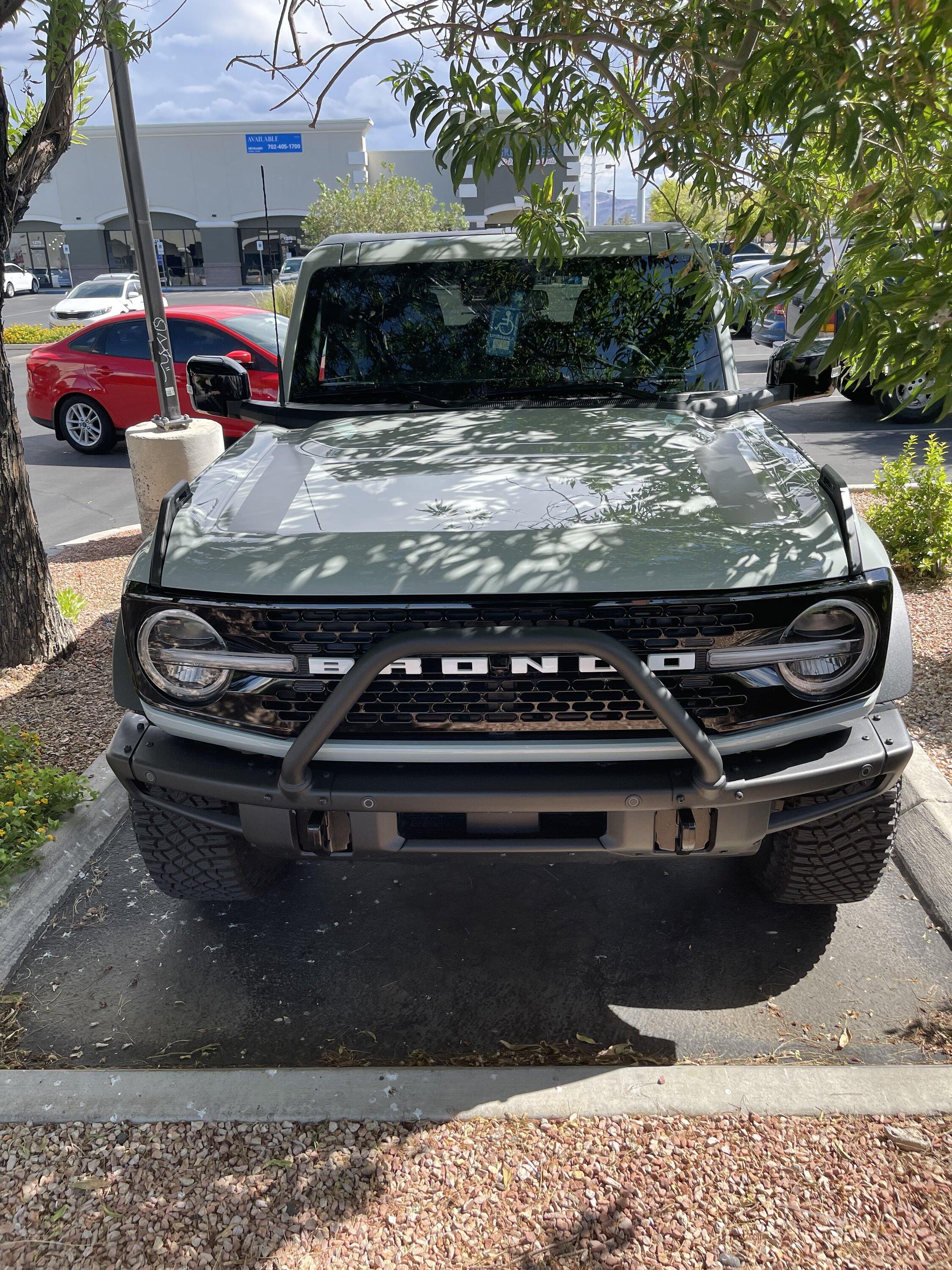Ford Bronco CACTUS GRAY Bronco Club 46C8CF38-6CAE-4B1D-9CA1-90EF620891A1